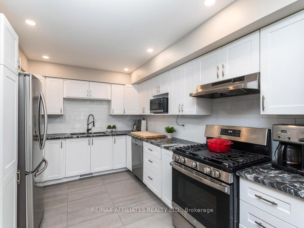 Photo 12 of 60 Royal Oak Court, Ottawa, Hunt Club Park/Greenboro — HOMEH