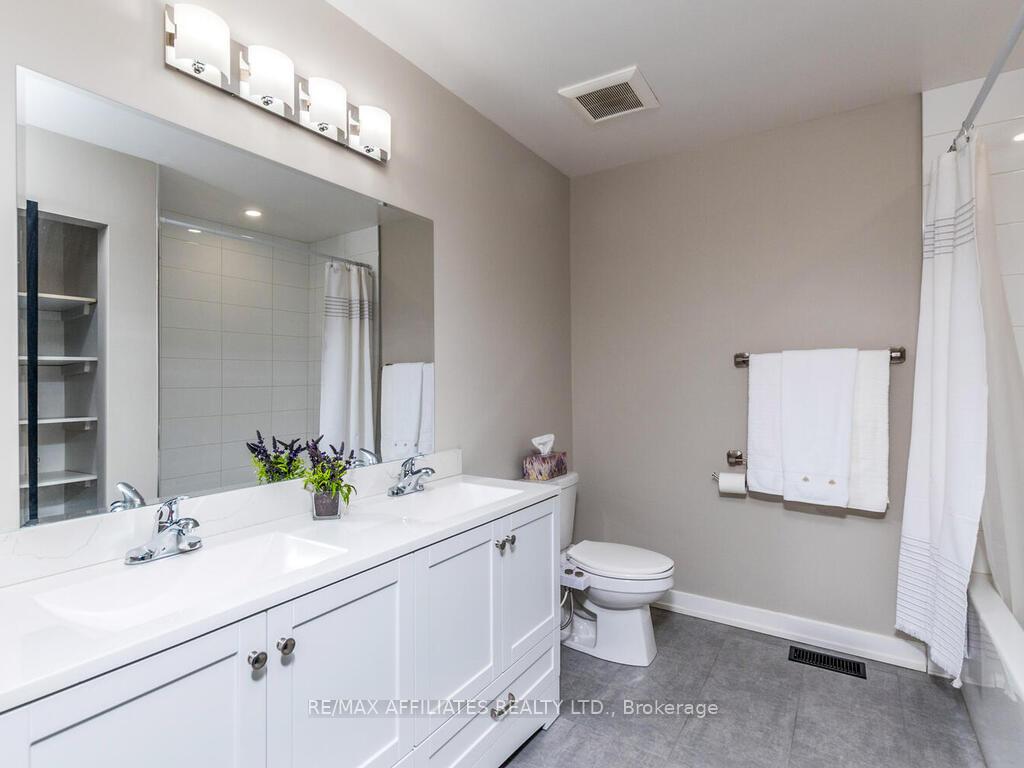 Photo 21 of 60 Royal Oak Court, Ottawa, Hunt Club Park/Greenboro — HOMEH