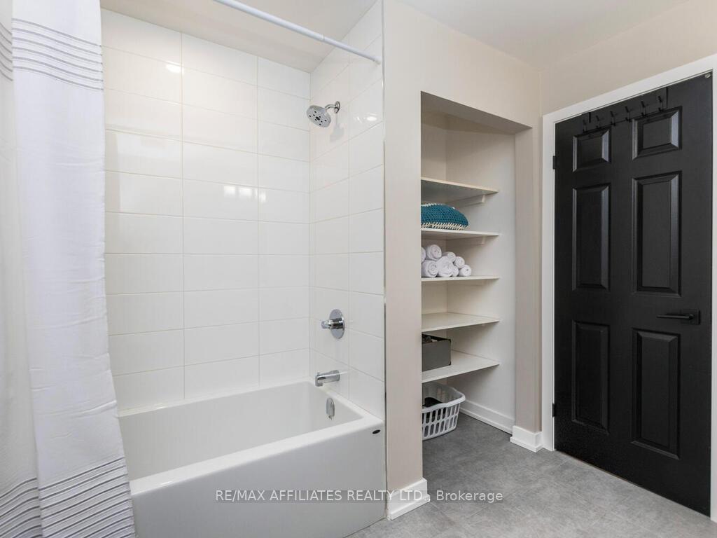 Photo 13 of 60 Royal Oak Court, Ottawa, Hunt Club Park/Greenboro — HOMEH