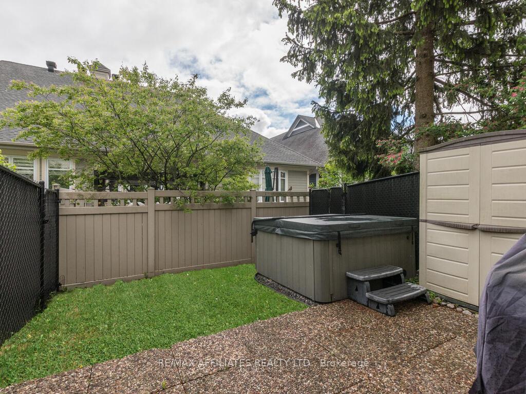 Photo 17 of 60 Royal Oak Court, Ottawa, Hunt Club Park/Greenboro — HOMEH