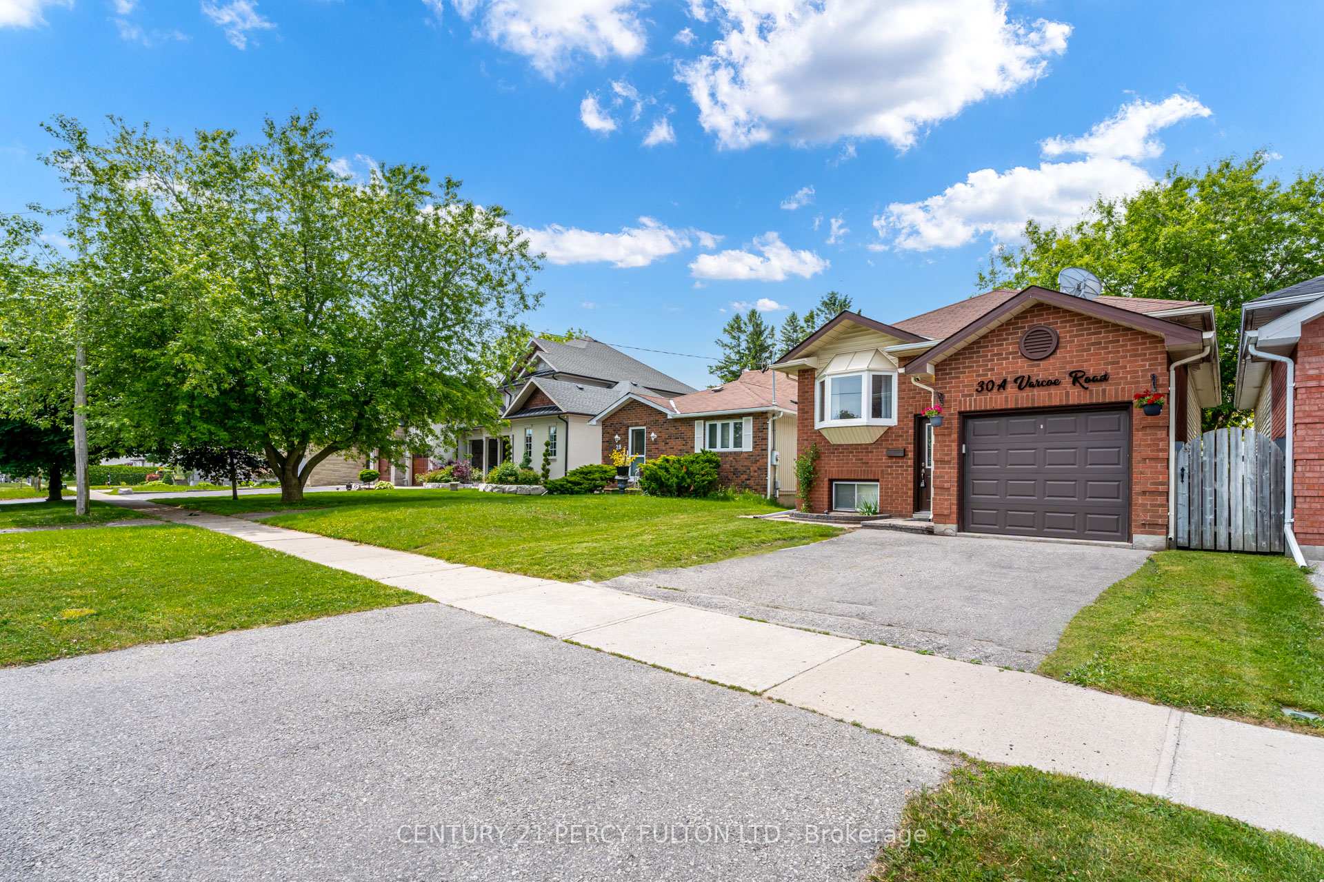 Photo 5 of 30A Varcoe Road, Clarington, Courtice — HOMEH