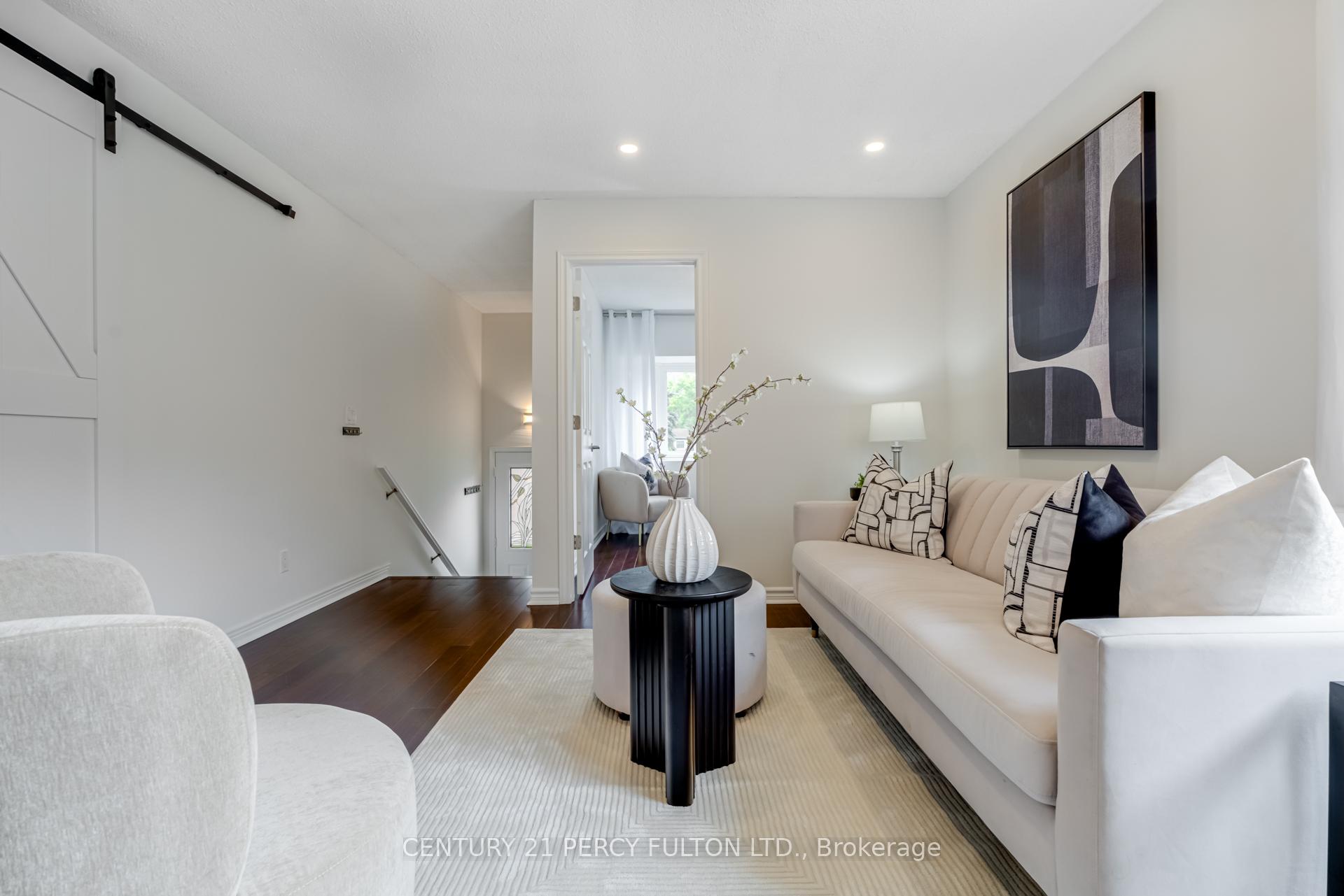 Photo 2 of 30A Varcoe Road, Clarington, Courtice — HOMEH