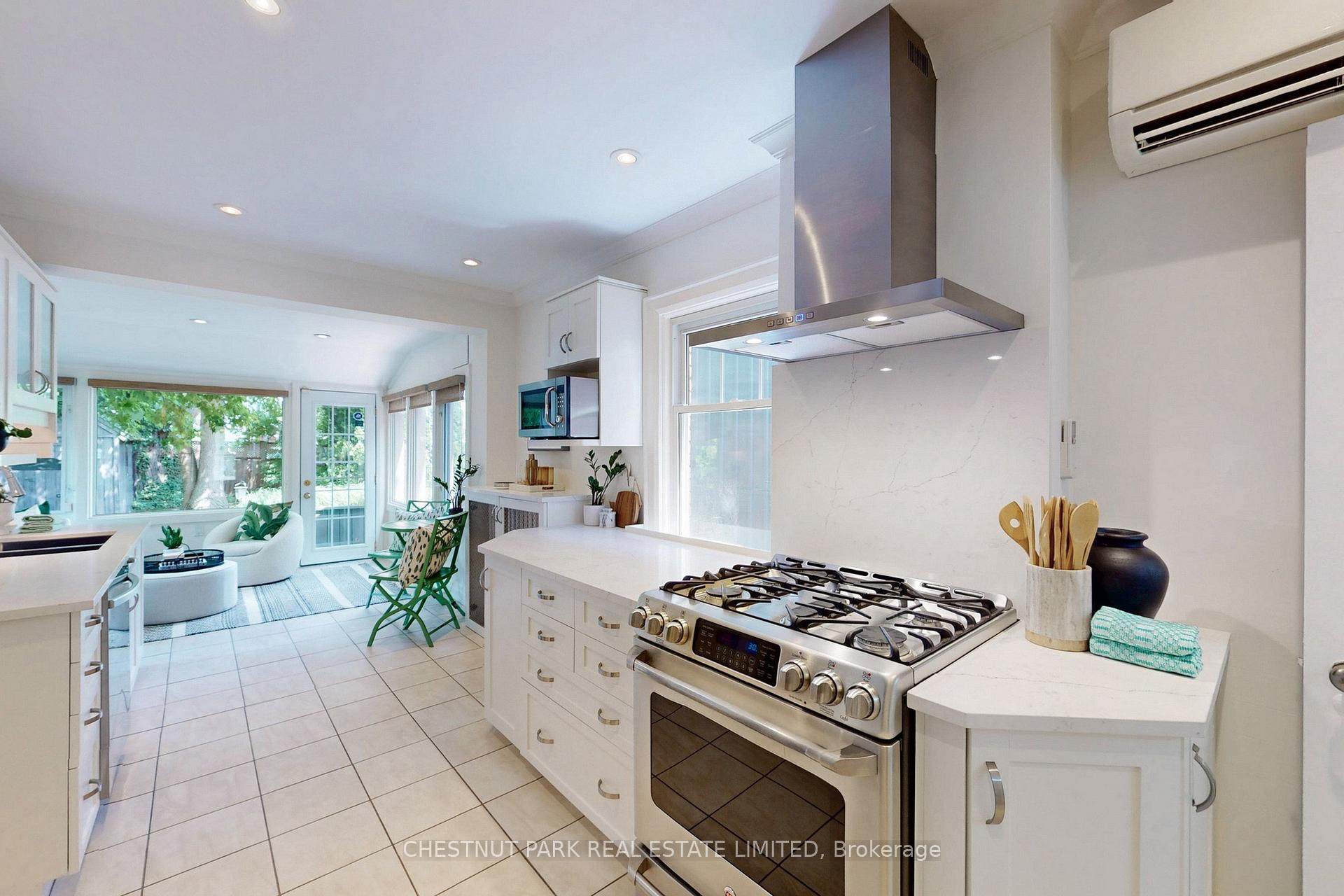 Photo 11 of 1065 Logan Avenue, Toronto, Broadview North — HOMEH