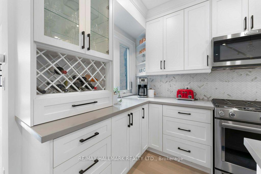 Photo 7 of 288 Forman Avenue, Toronto, Mount Pleasant East — HOMEH