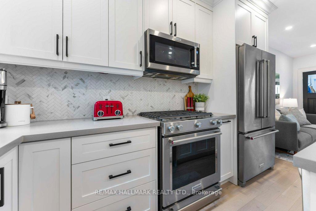 Photo 8 of 288 Forman Avenue, Toronto, Mount Pleasant East — HOMEH