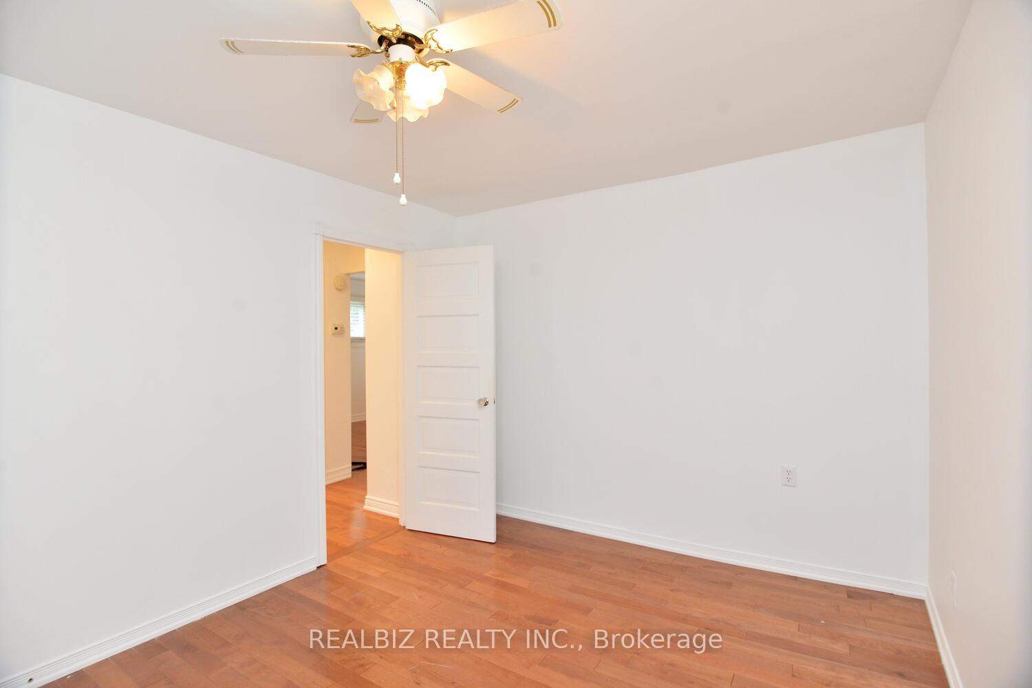 Photo 10 of 15 Oak Street, Ajax, Central — HOMEH