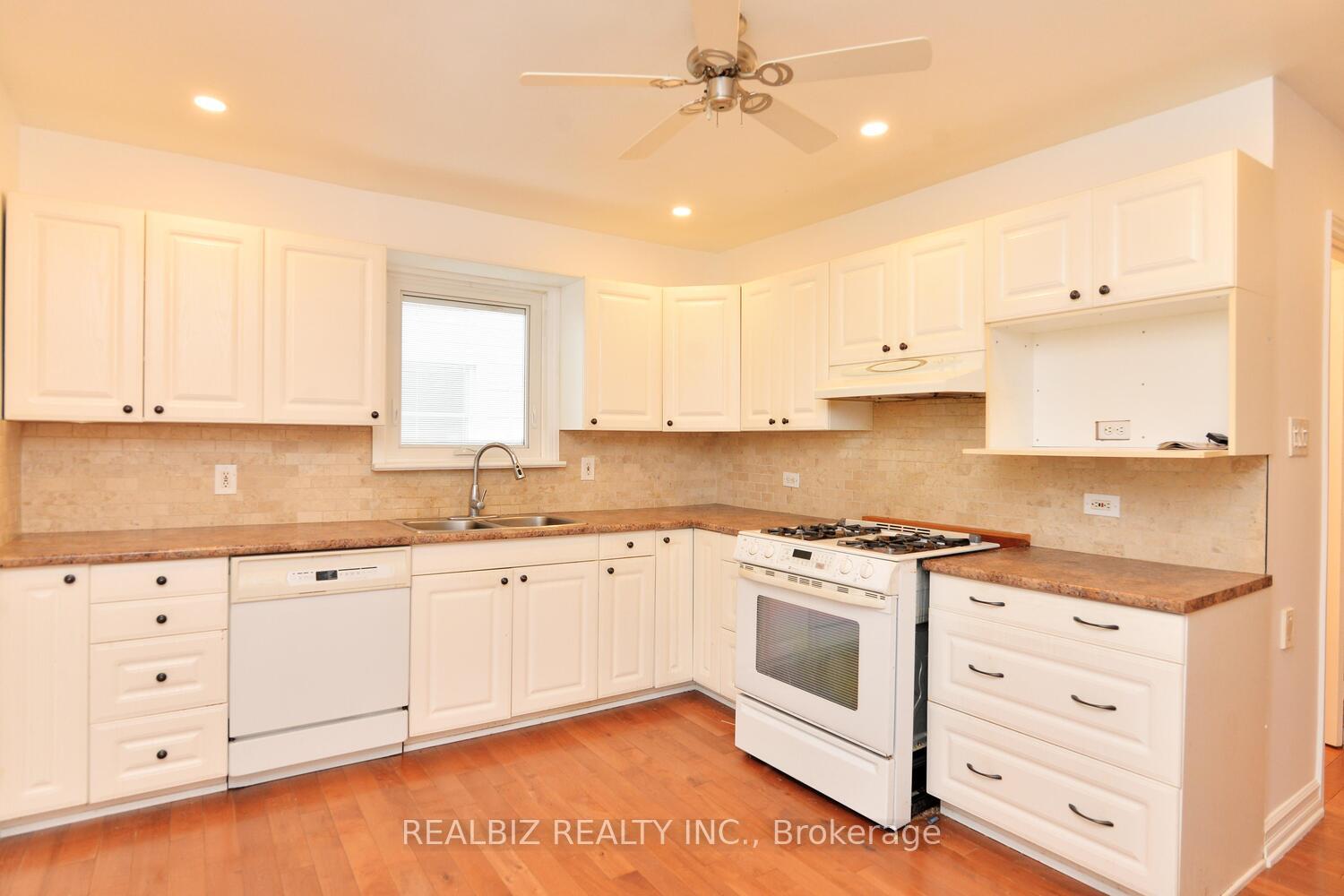 Photo 15 of 15 Oak Street, Ajax, Central — HOMEH