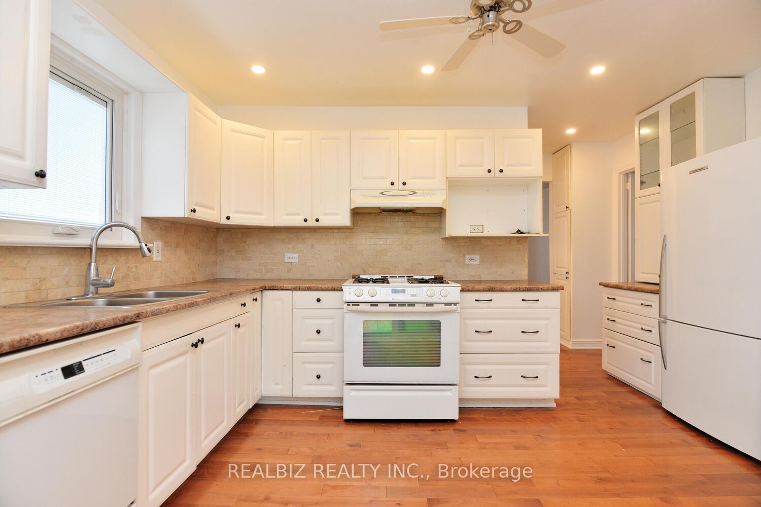 Photo 14 of 15 Oak Street, Ajax, Central — HOMEH