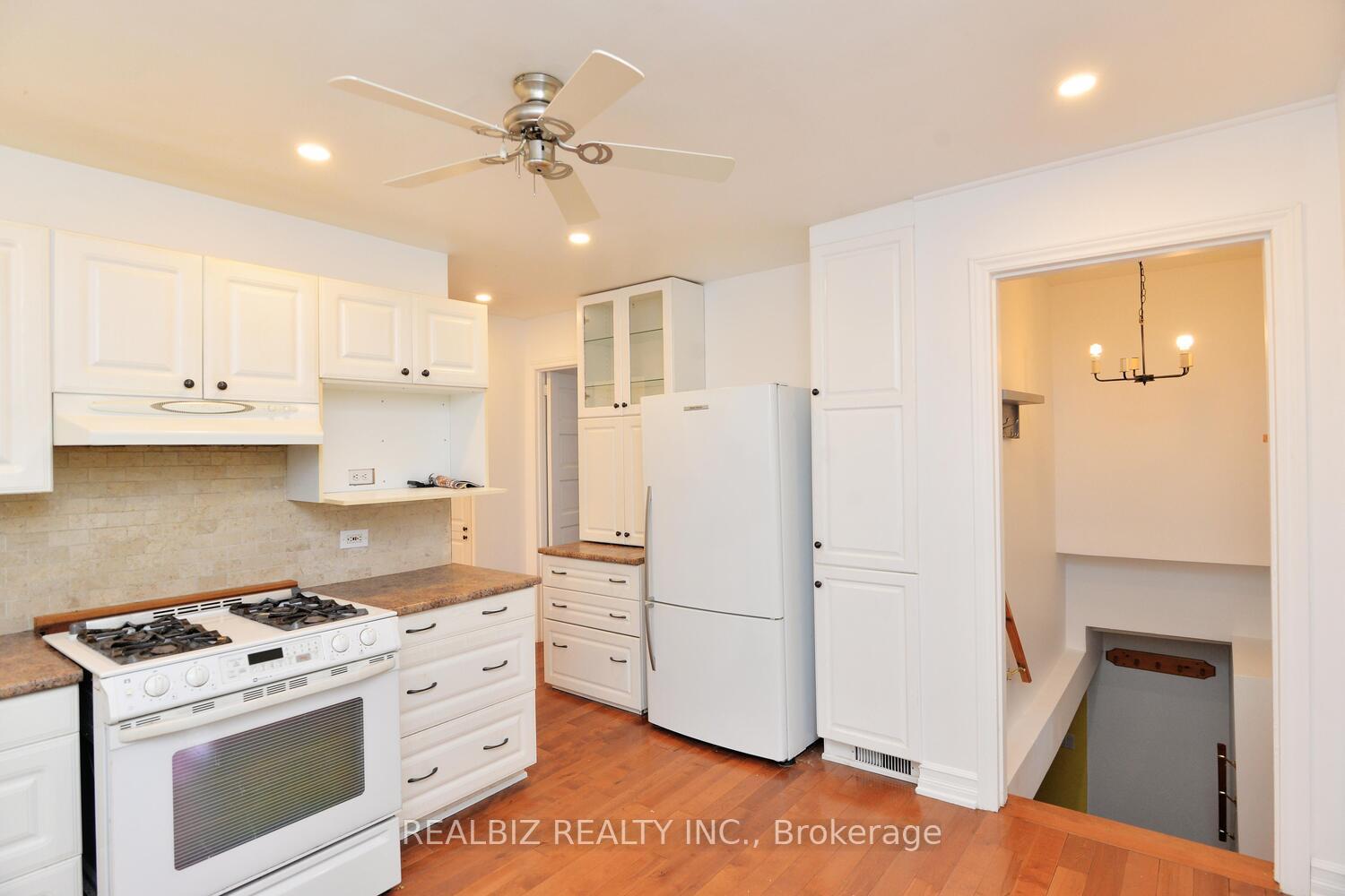 Photo 17 of 15 Oak Street, Ajax, Central — HOMEH