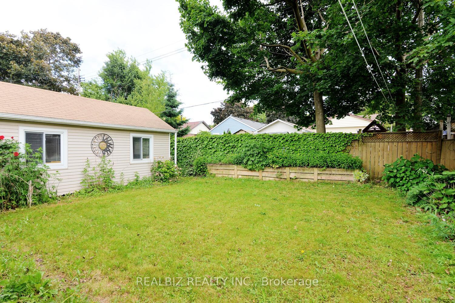 Photo 35 of 15 Oak Street, Ajax, Central — HOMEH