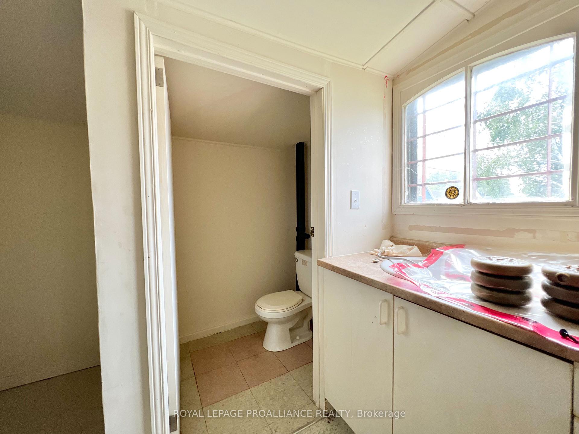 Photo 8 of 76 John Street S, Belleville, Belleville Ward — HOMEH