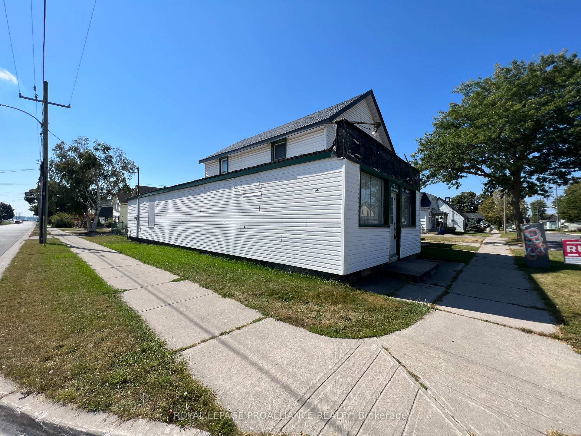 Photo 9 of 76 John Street S, Belleville, Belleville Ward — HOMEH