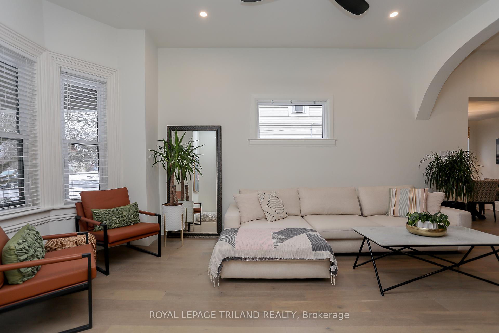 Photo 3 of 33 Gladstone Avenue, St. Thomas — HOMEH