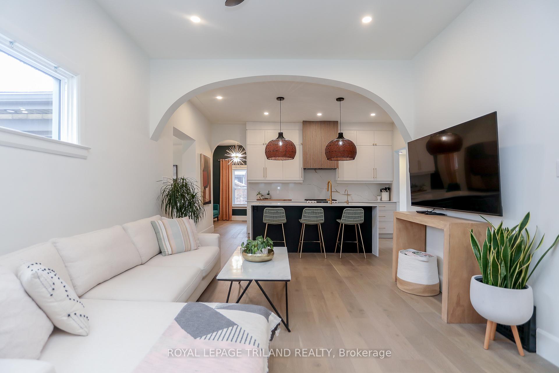 Photo 6 of 33 Gladstone Avenue, St. Thomas — HOMEH
