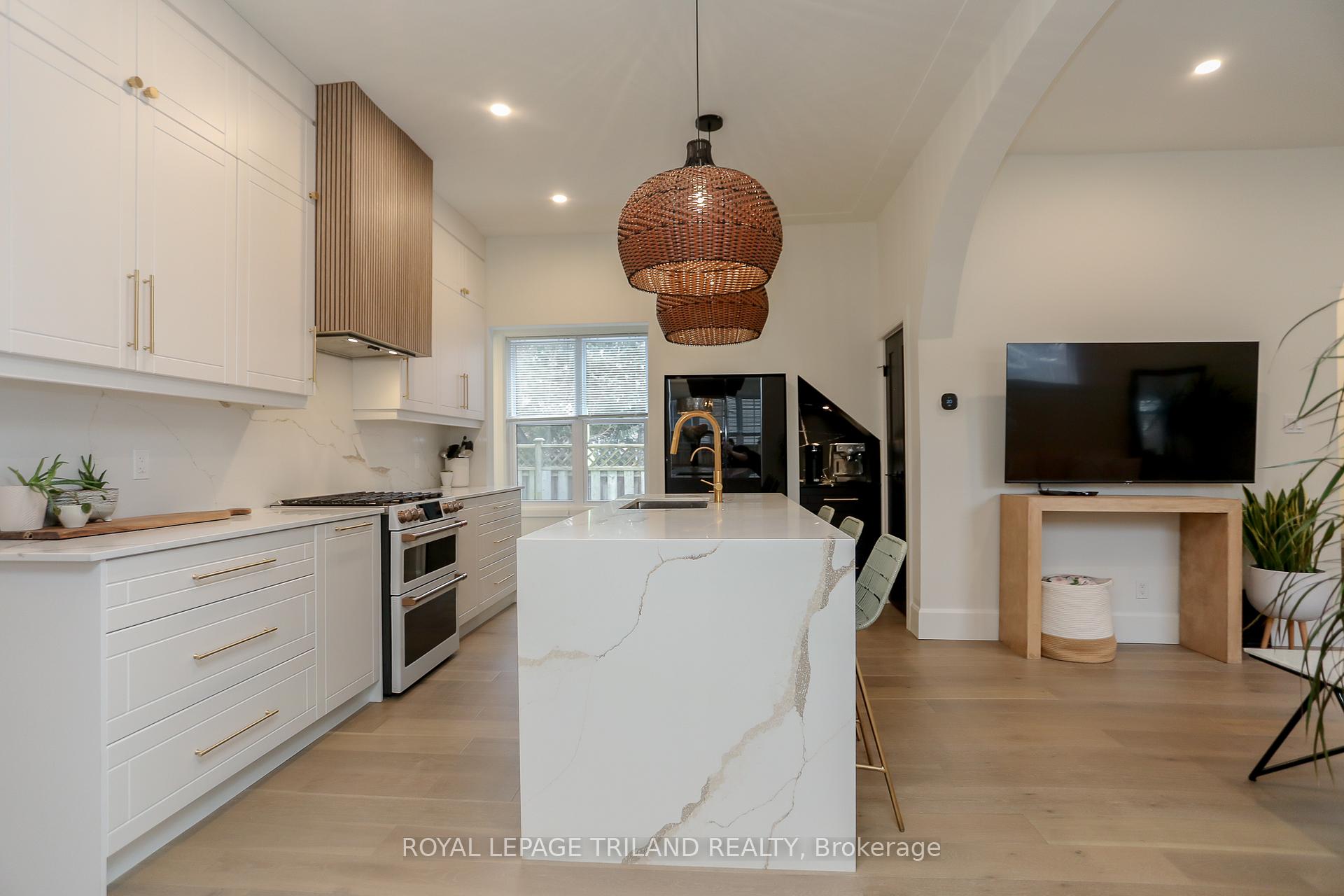 Photo 19 of 33 Gladstone Avenue, St. Thomas — HOMEH