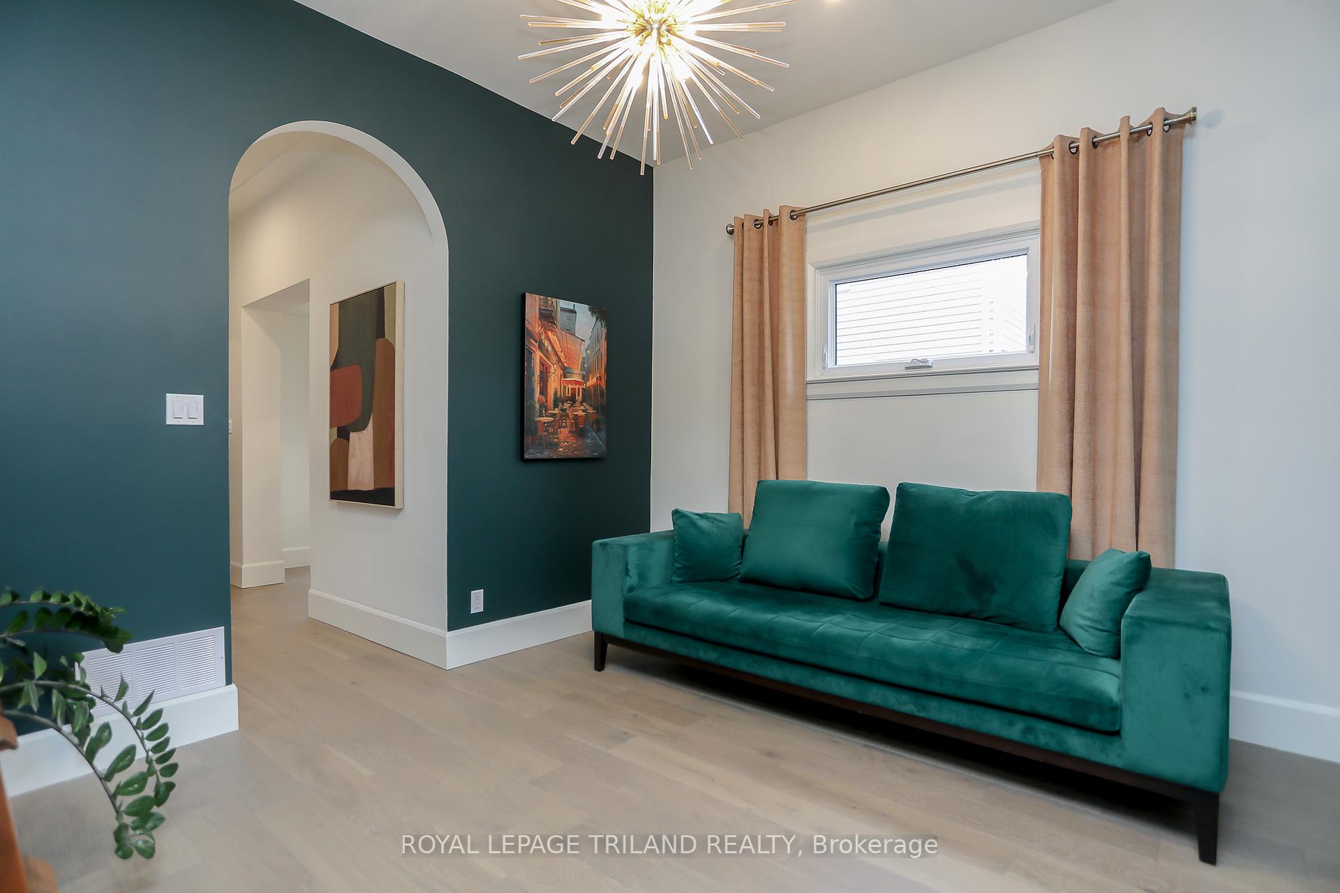 Photo 21 of 33 Gladstone Avenue, St. Thomas — HOMEH