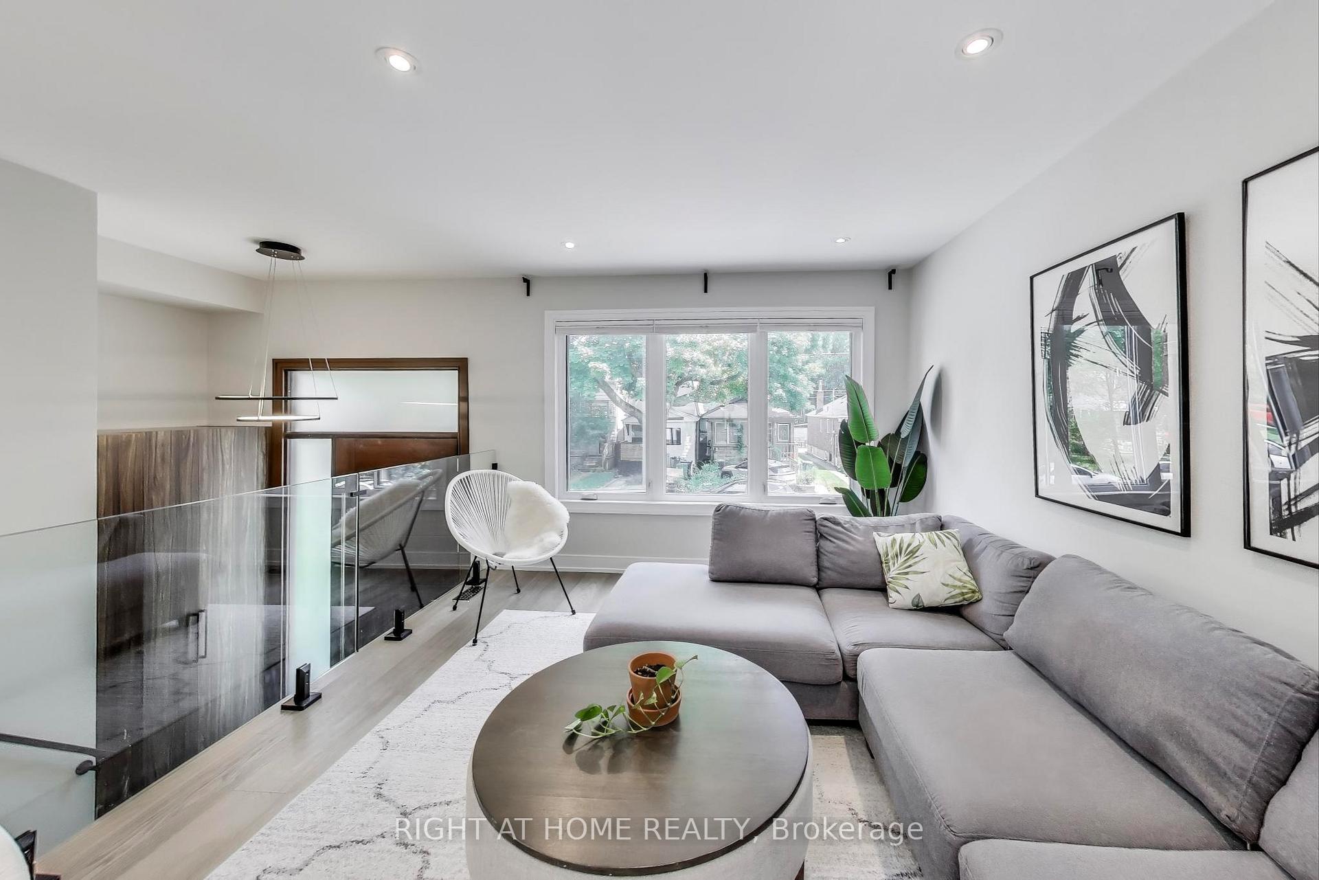 Photo 5 of 378 Cedarvale Avenue, Toronto, Woodbine-Lumsden — HOMEH
