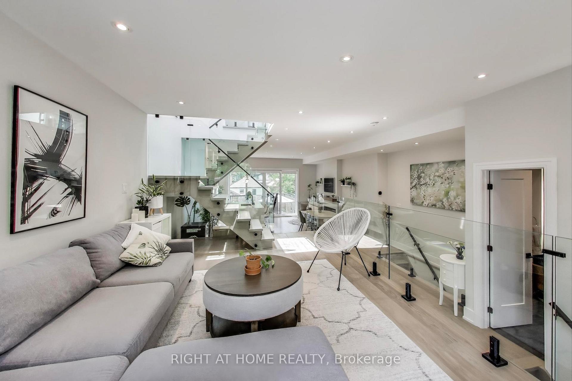 Photo 8 of 378 Cedarvale Avenue, Toronto, Woodbine-Lumsden — HOMEH