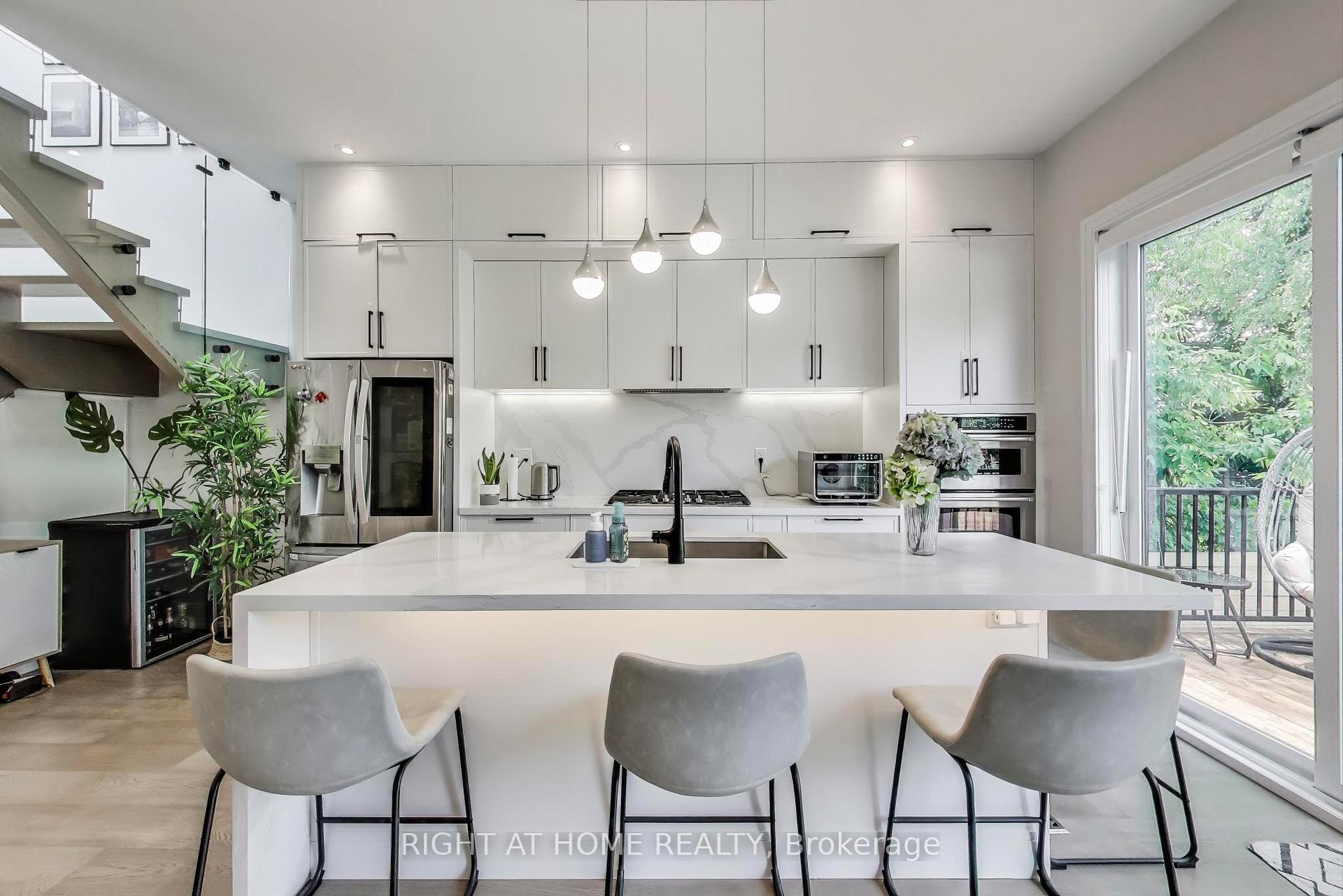 Photo 12 of 378 Cedarvale Avenue, Toronto, Woodbine-Lumsden — HOMEH
