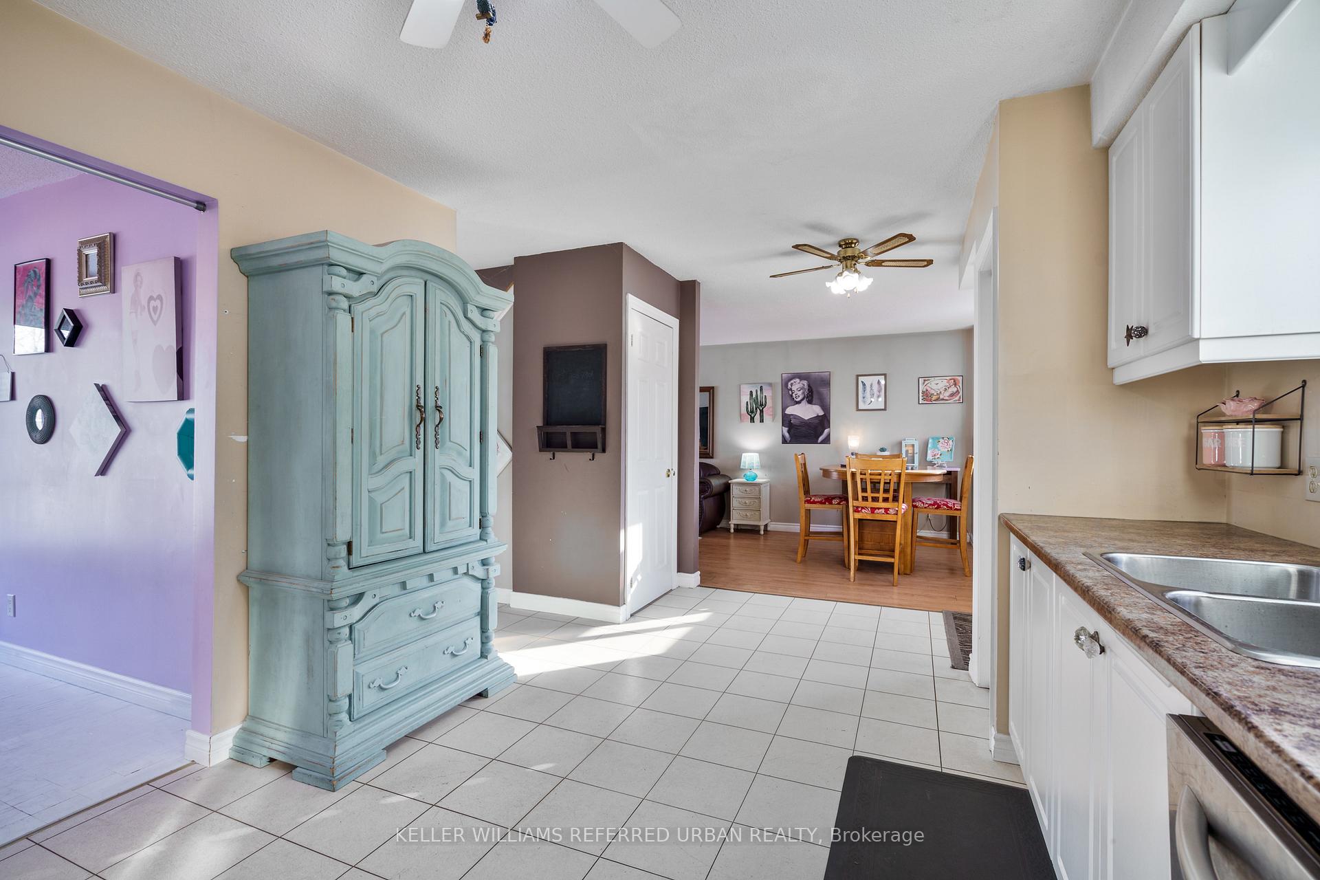Photo 3 of 624 Highland Crescent, Brock, Beaverton — HOMEH