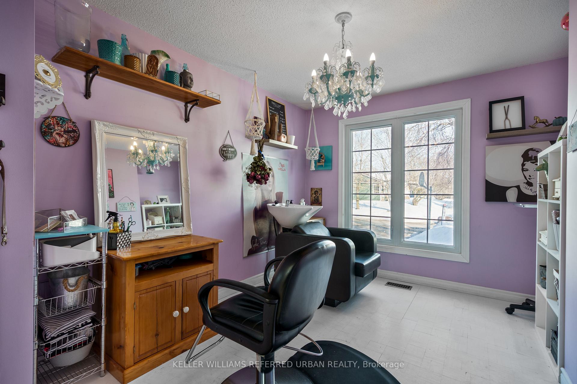 Photo 10 of 624 Highland Crescent, Brock, Beaverton — HOMEH