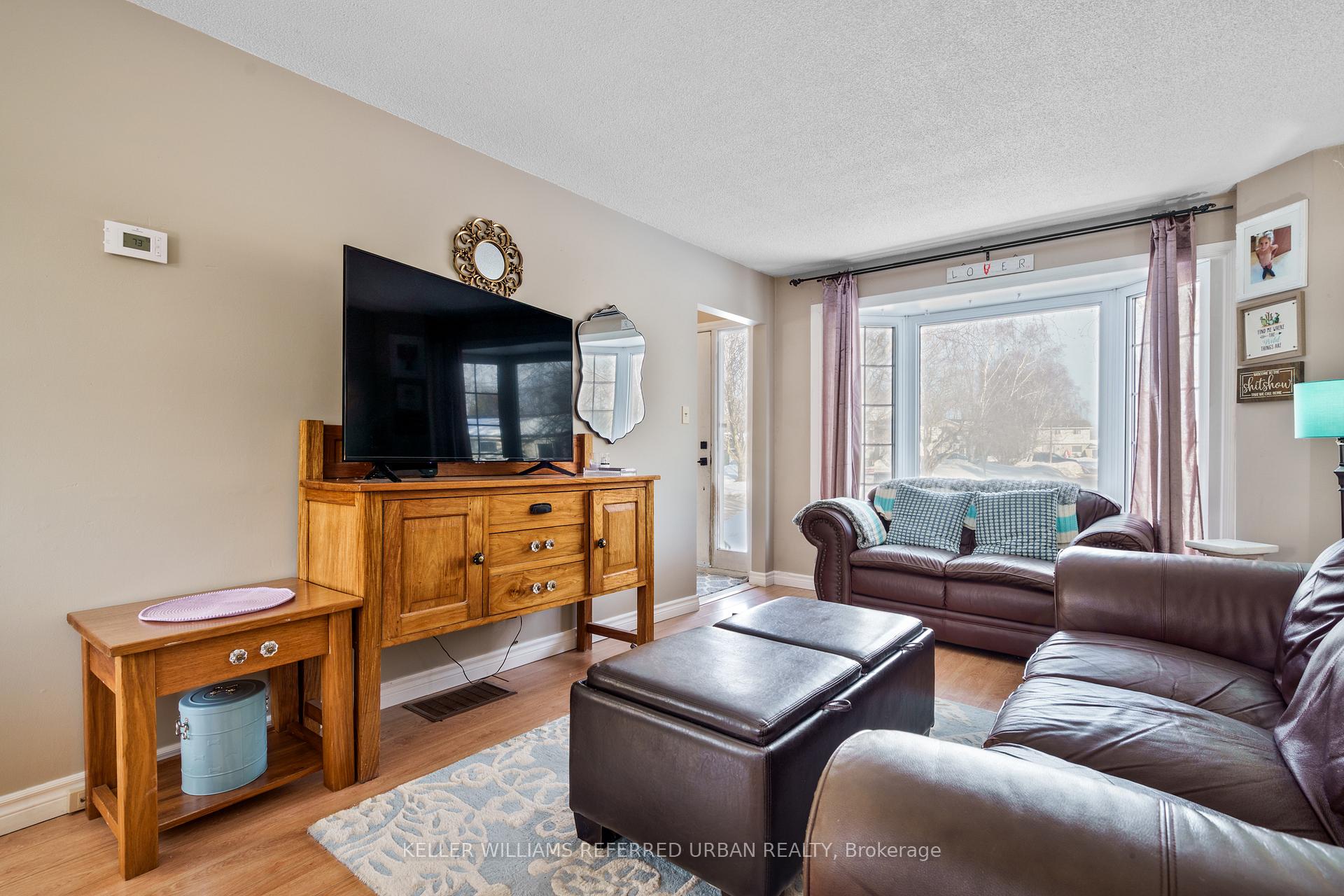 Photo 14 of 624 Highland Crescent, Brock, Beaverton — HOMEH