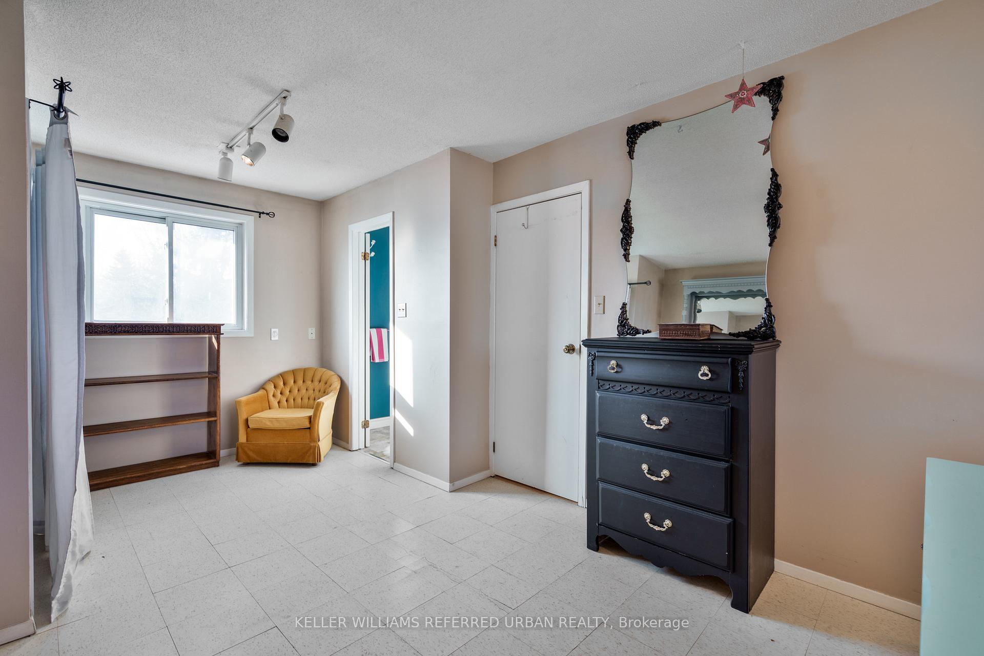 Photo 13 of 624 Highland Crescent, Brock, Beaverton — HOMEH