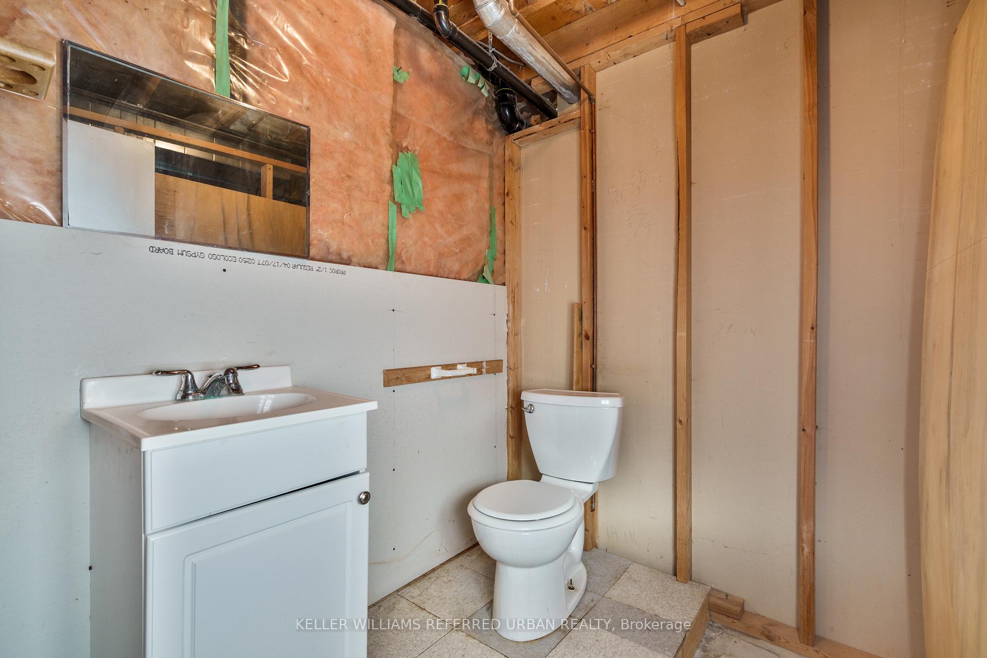 Photo 20 of 624 Highland Crescent, Brock, Beaverton — HOMEH