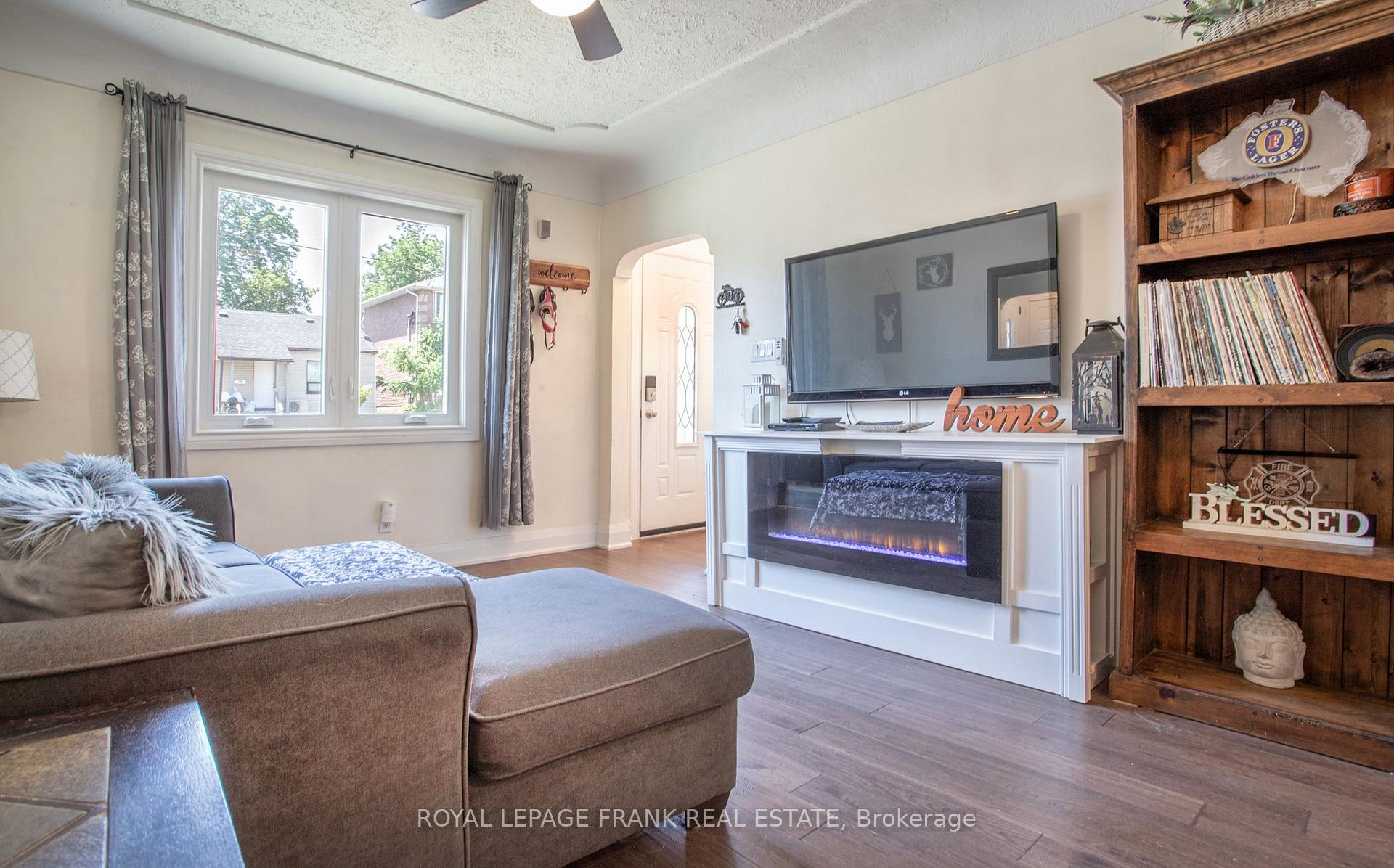 Photo 2 of 189 Nassau Street, Oshawa, Vanier — HOMEH