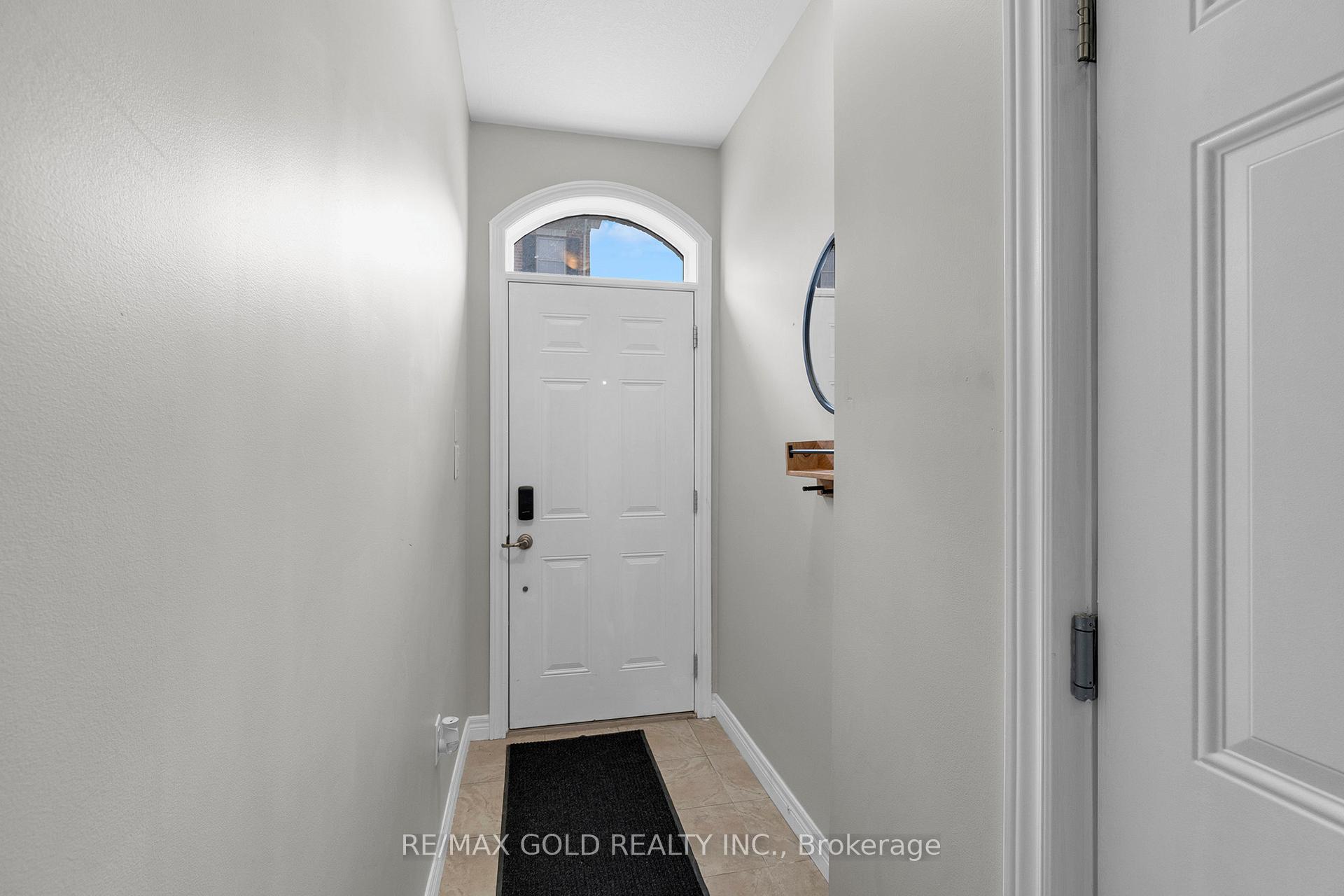 Photo 5 of 18 Whitehaven Lane, Kitchener — HOMEH