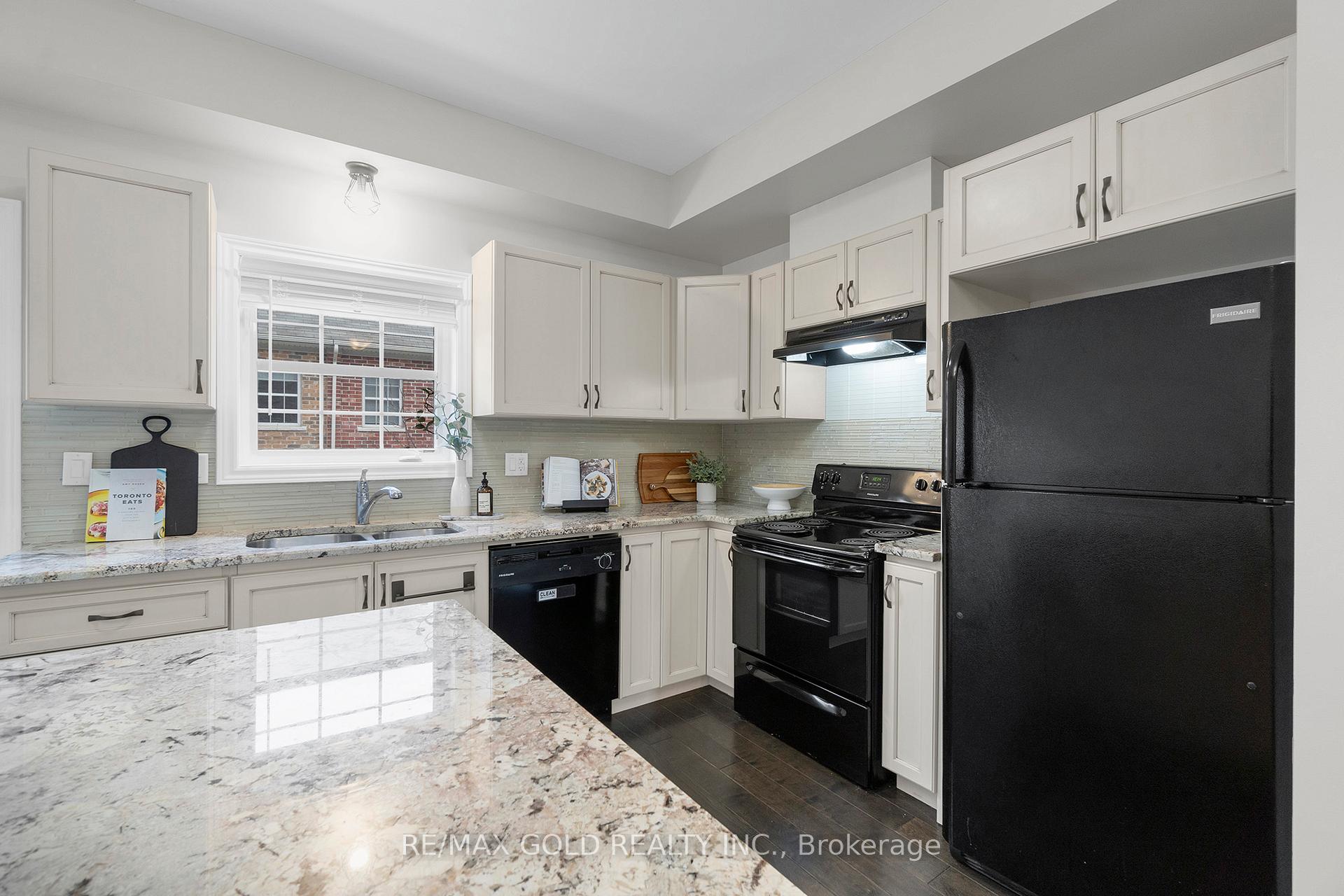 Photo 20 of 18 Whitehaven Lane, Kitchener — HOMEH