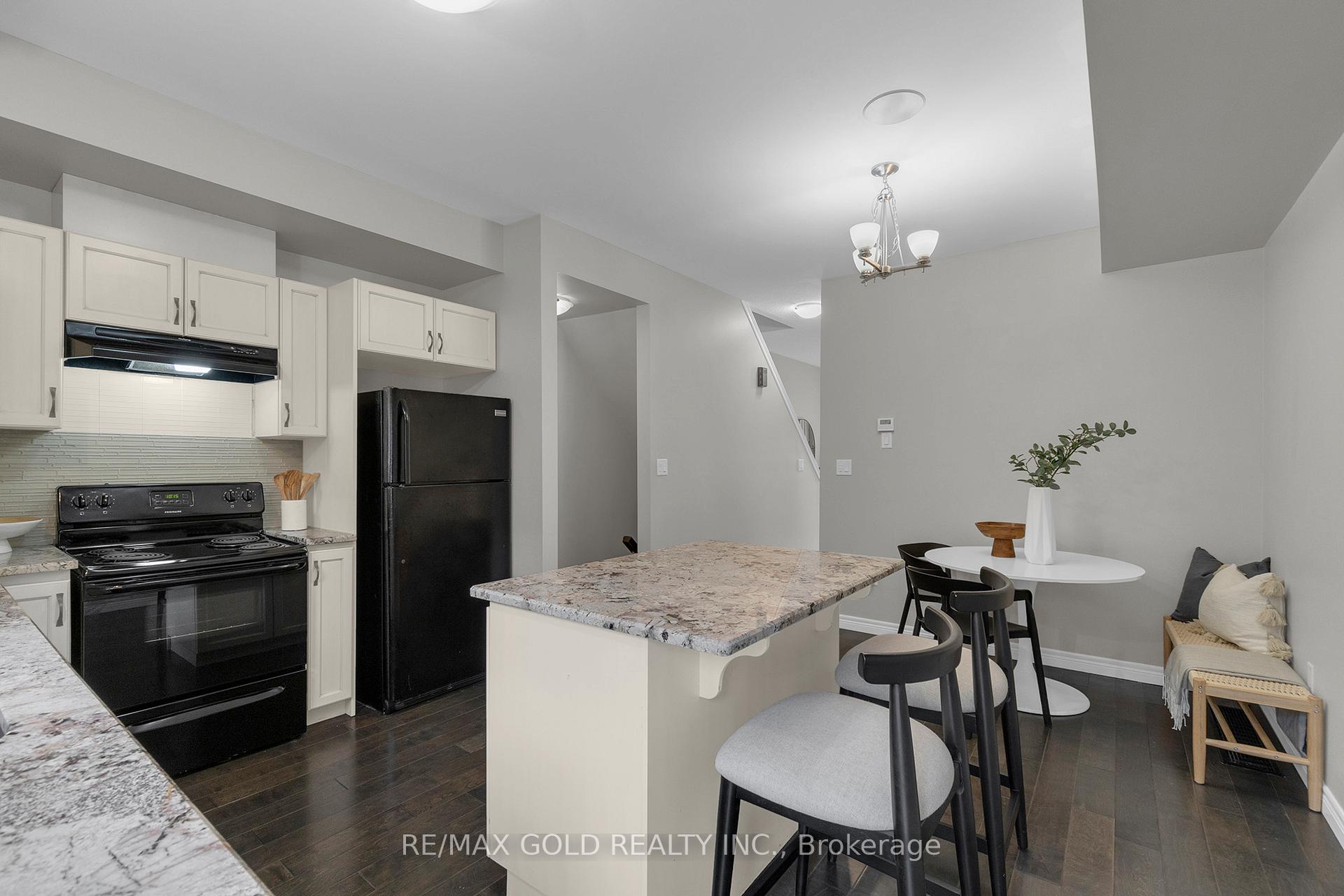 Photo 32 of 18 Whitehaven Lane, Kitchener — HOMEH