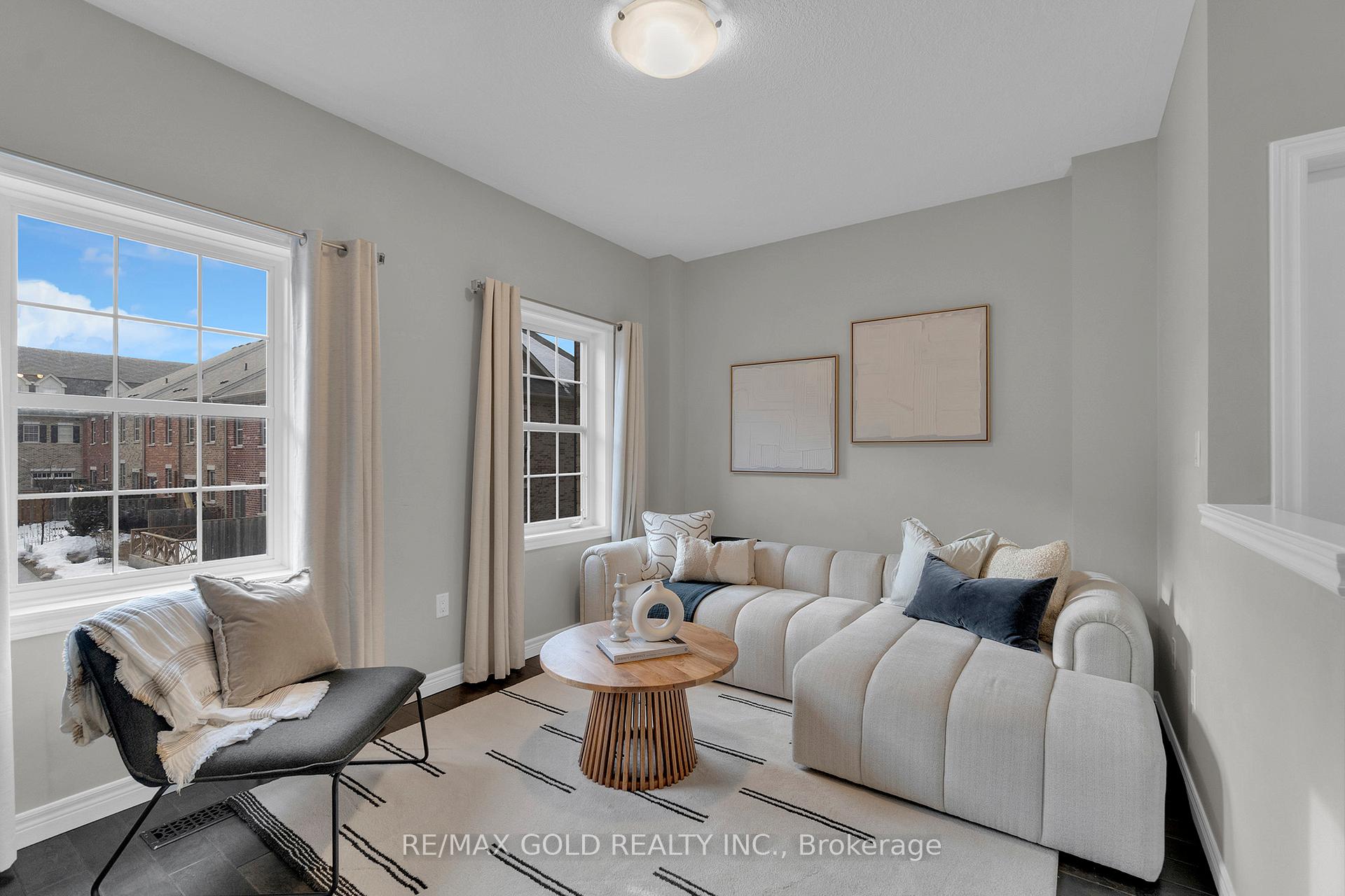 Photo 4 of 18 Whitehaven Lane, Kitchener — HOMEH