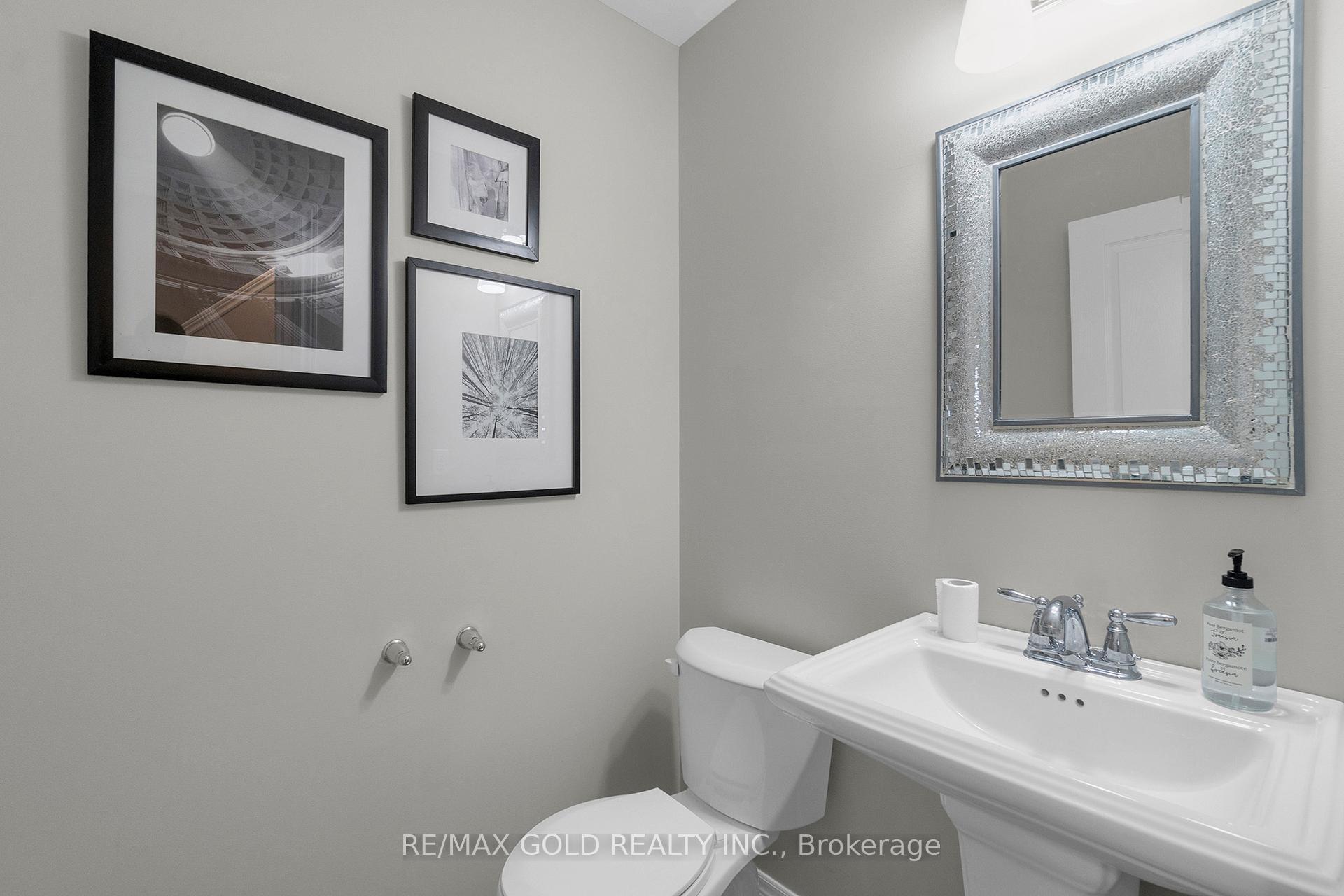 Photo 16 of 18 Whitehaven Lane, Kitchener — HOMEH