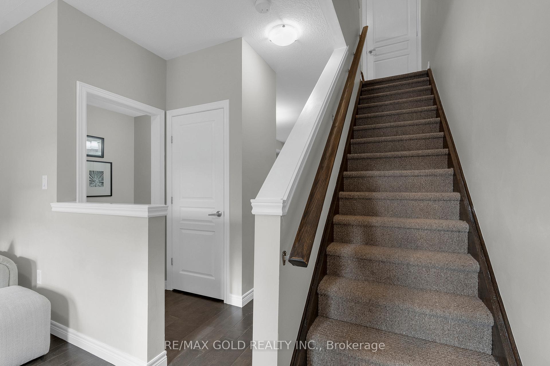 Photo 22 of 18 Whitehaven Lane, Kitchener — HOMEH