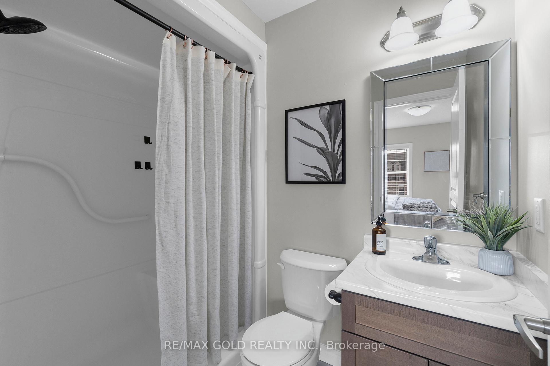 Photo 8 of 18 Whitehaven Lane, Kitchener — HOMEH