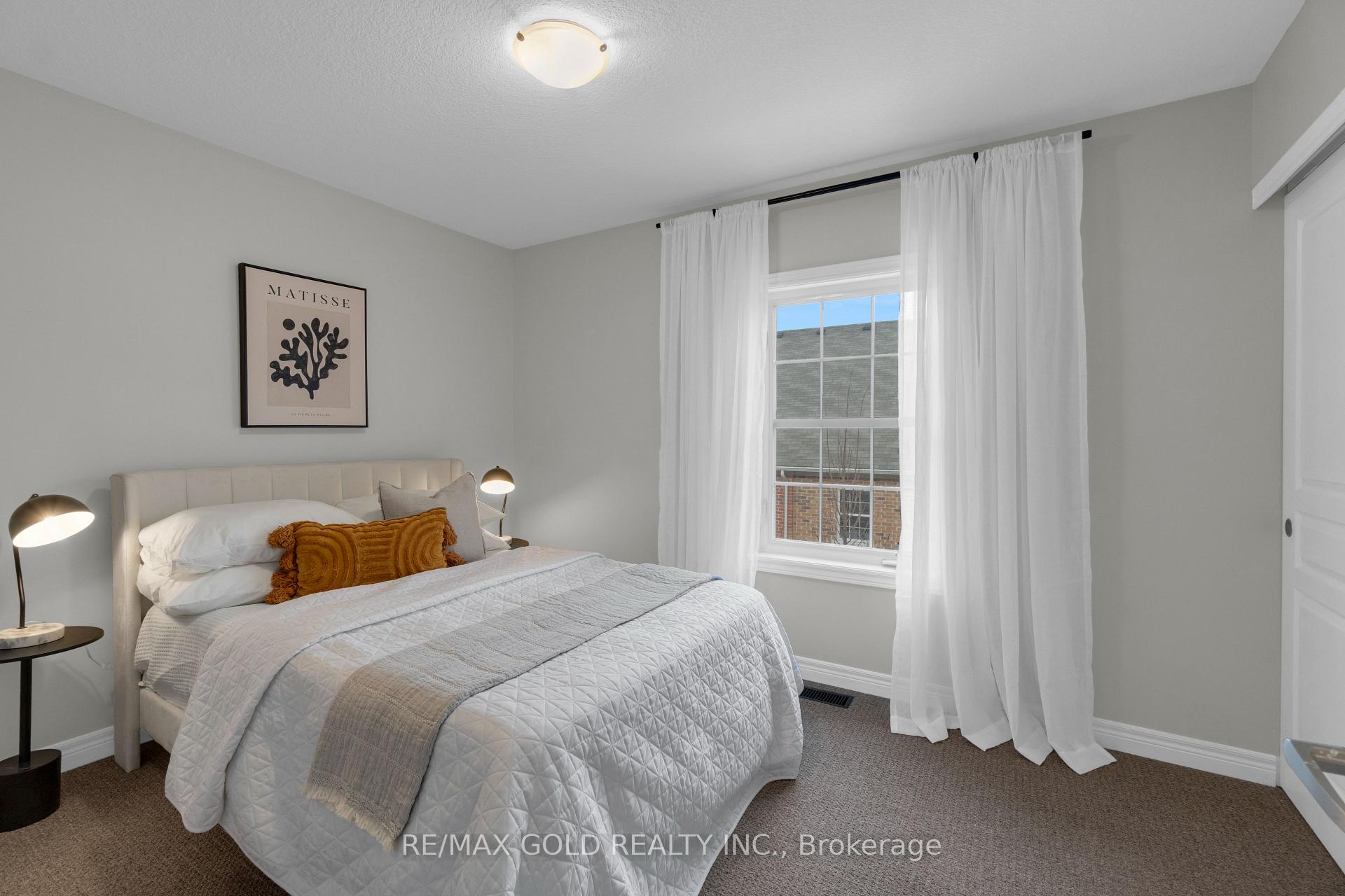 Photo 17 of 18 Whitehaven Lane, Kitchener — HOMEH