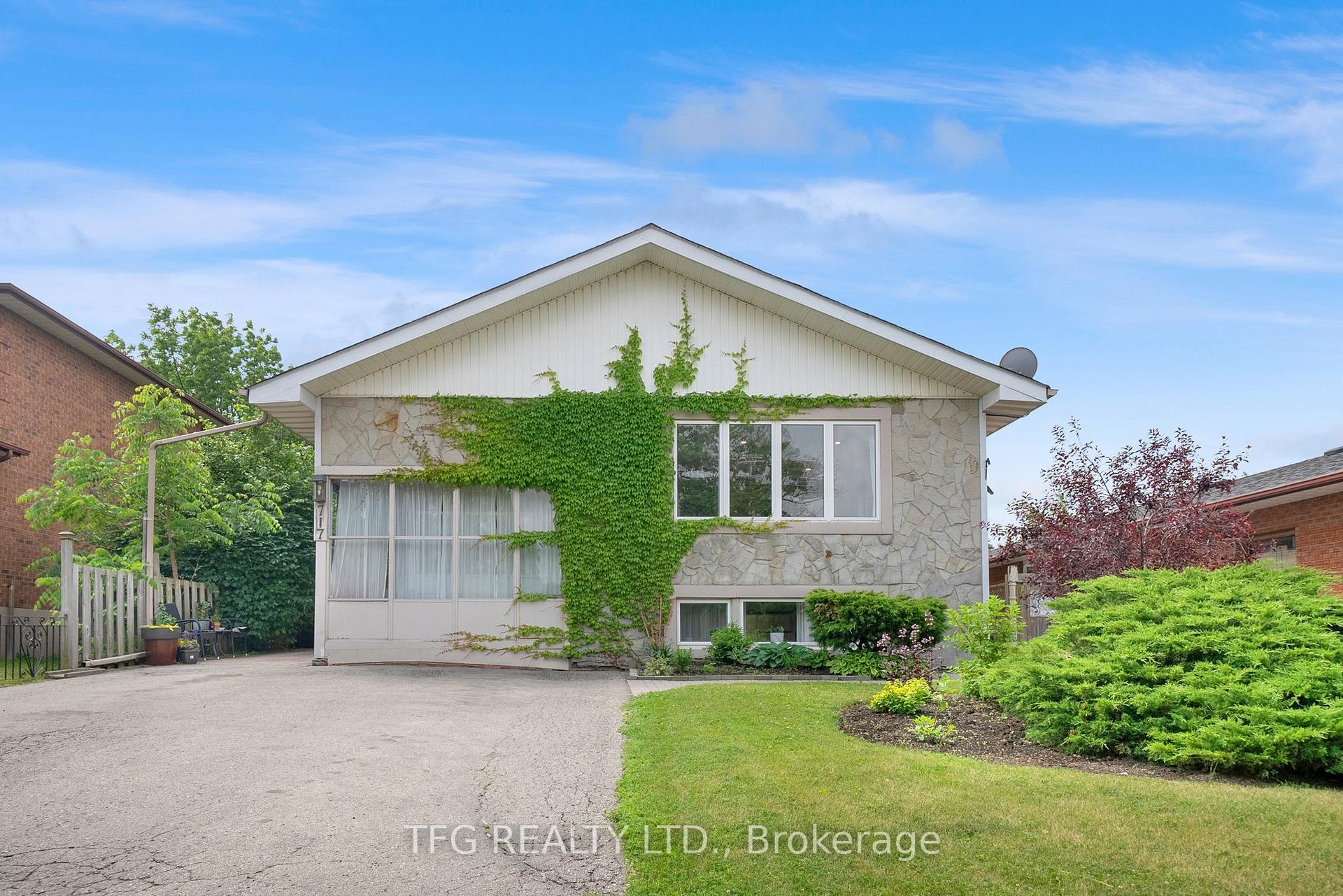 Front of 717 Keates Avenue