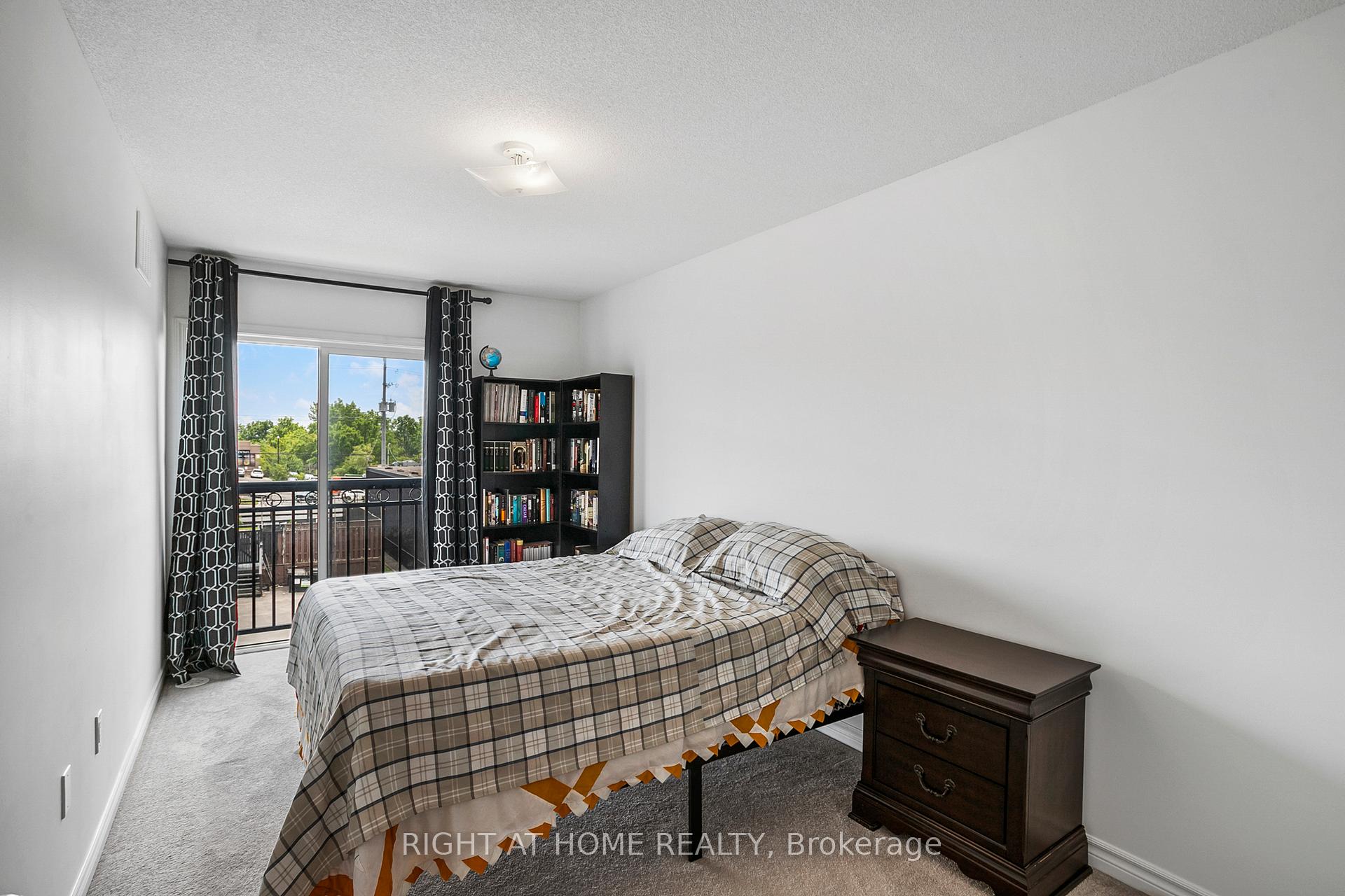 Photo 15 of Unit 2, 1020 Dunsley Way N, Whitby, Pringle Creek — HOMEH
