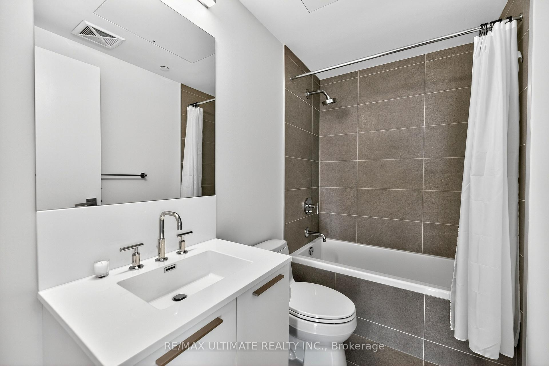 Photo 17 of Unit 4804, 3 Gloucester Street, Toronto, Church-Yonge Corridor — HOMEH