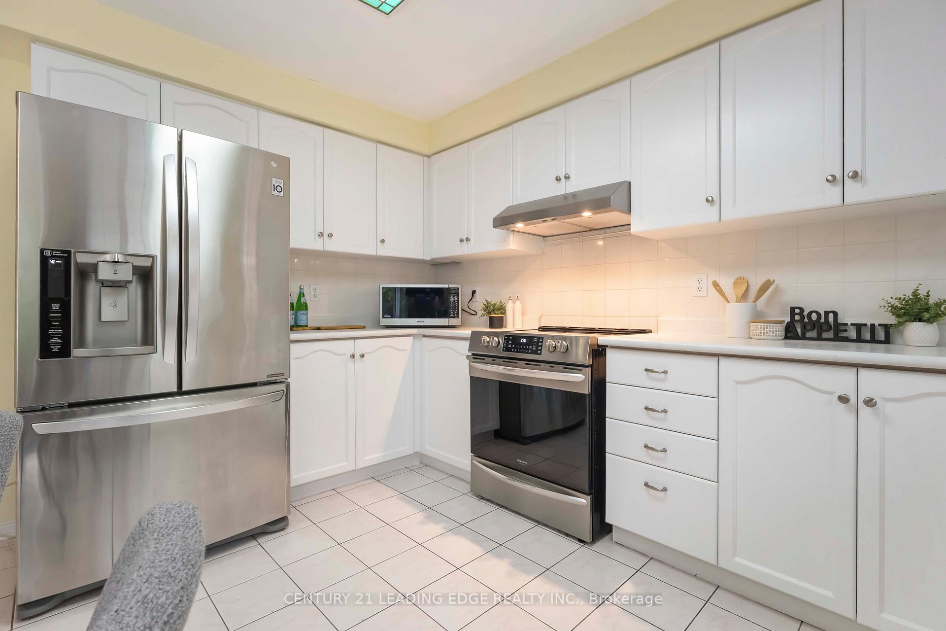 Photo 3 of 62 Chiltern Place, Whitby, Pringle Creek — HOMEH
