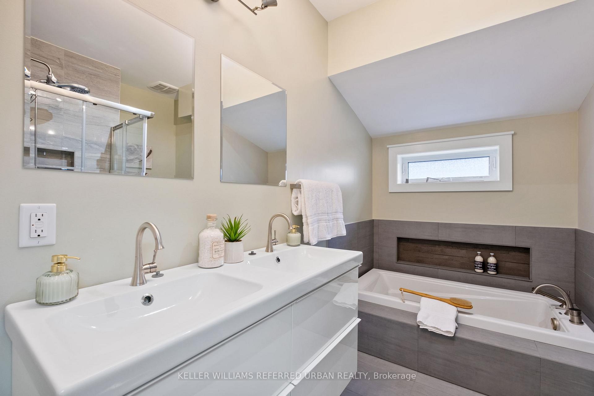 Photo 13 of 39 Ashdale Avenue, Toronto, Greenwood-Coxwell — HOMEH