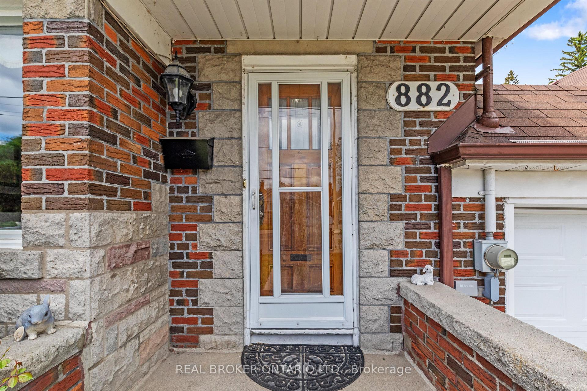 Photo 11 of 882 Coxwell Avenue, Toronto, Danforth Village-East York — HOMEH