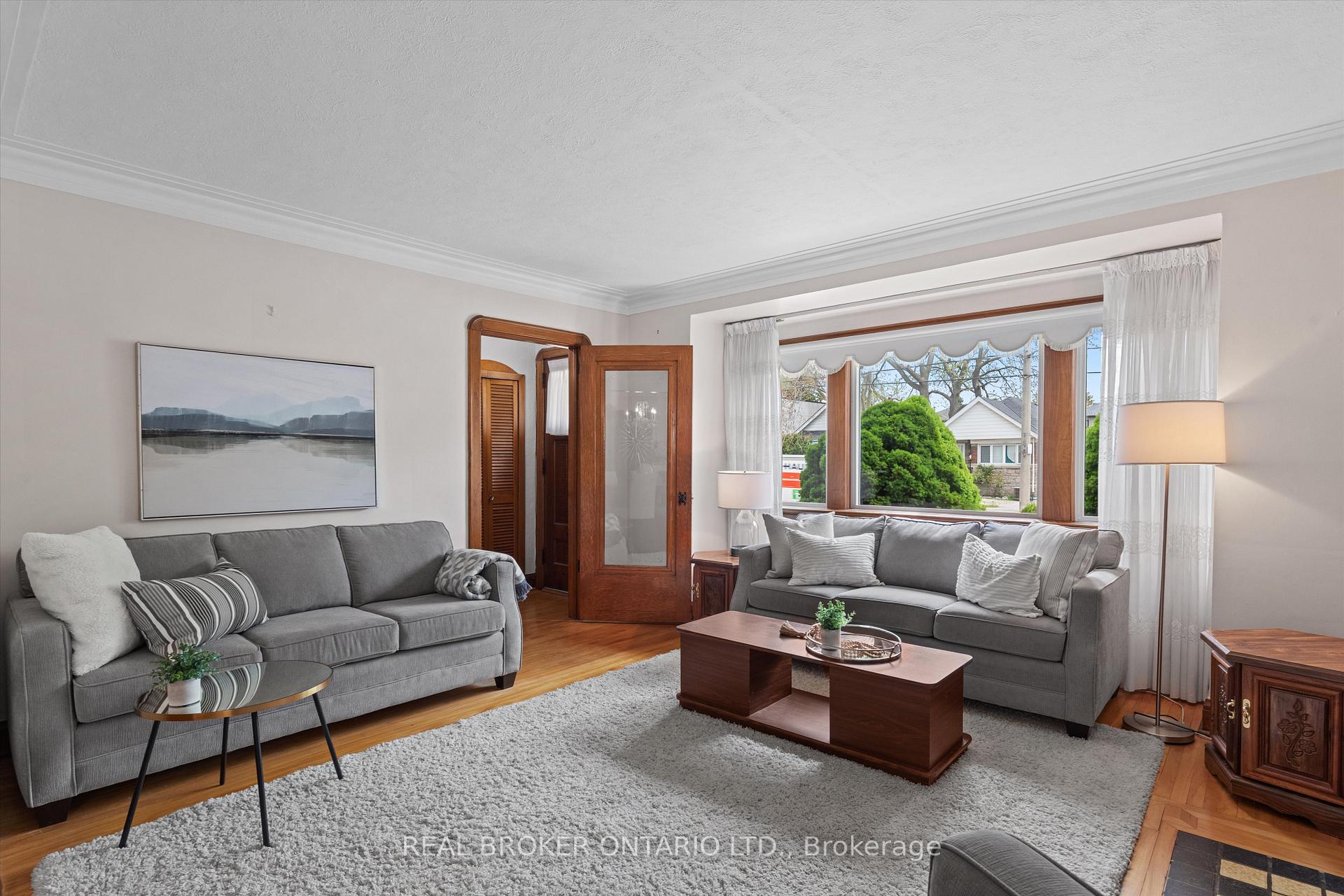 Photo 6 of 882 Coxwell Avenue, Toronto, Danforth Village-East York — HOMEH