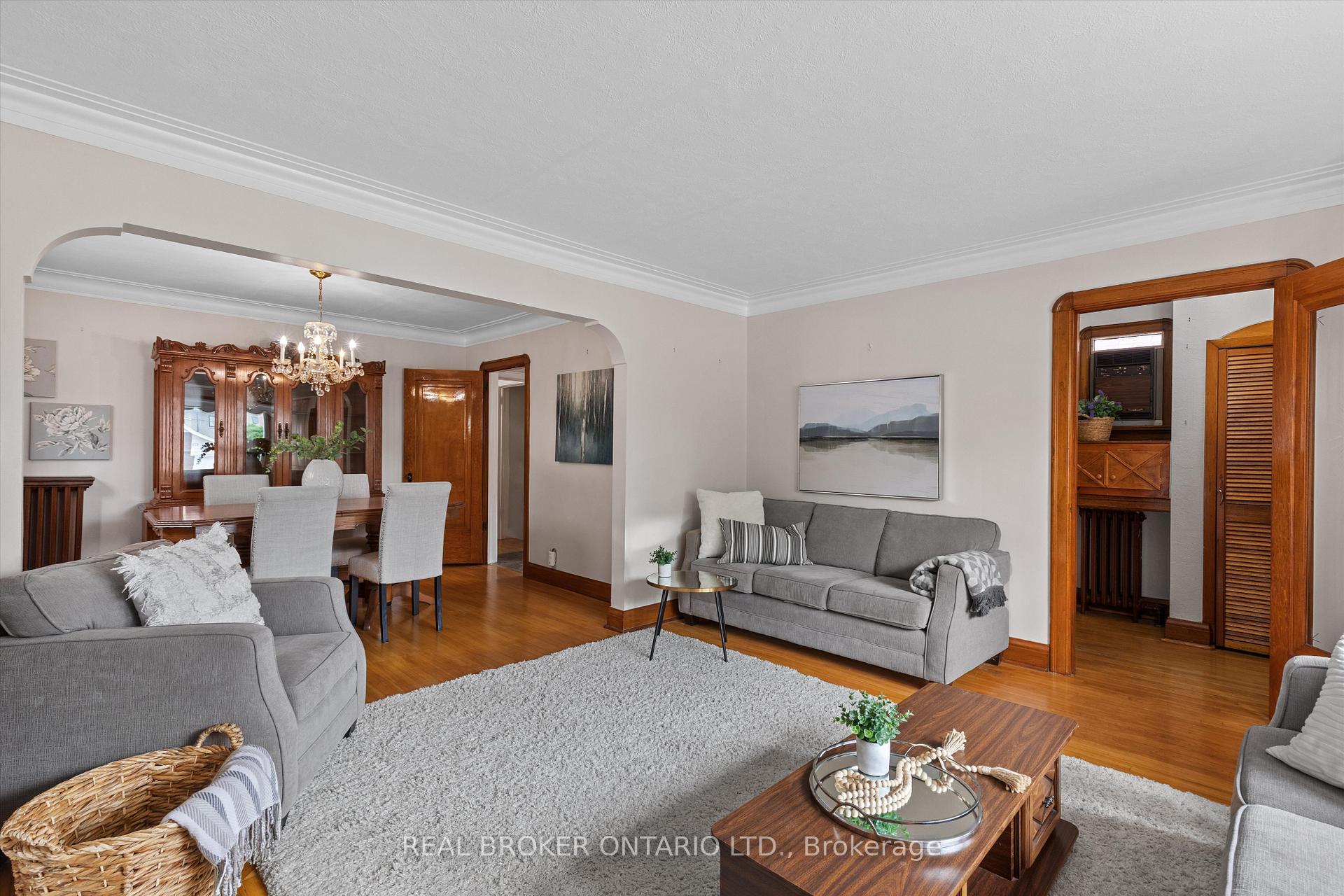 Photo 10 of 882 Coxwell Avenue, Toronto, Danforth Village-East York — HOMEH