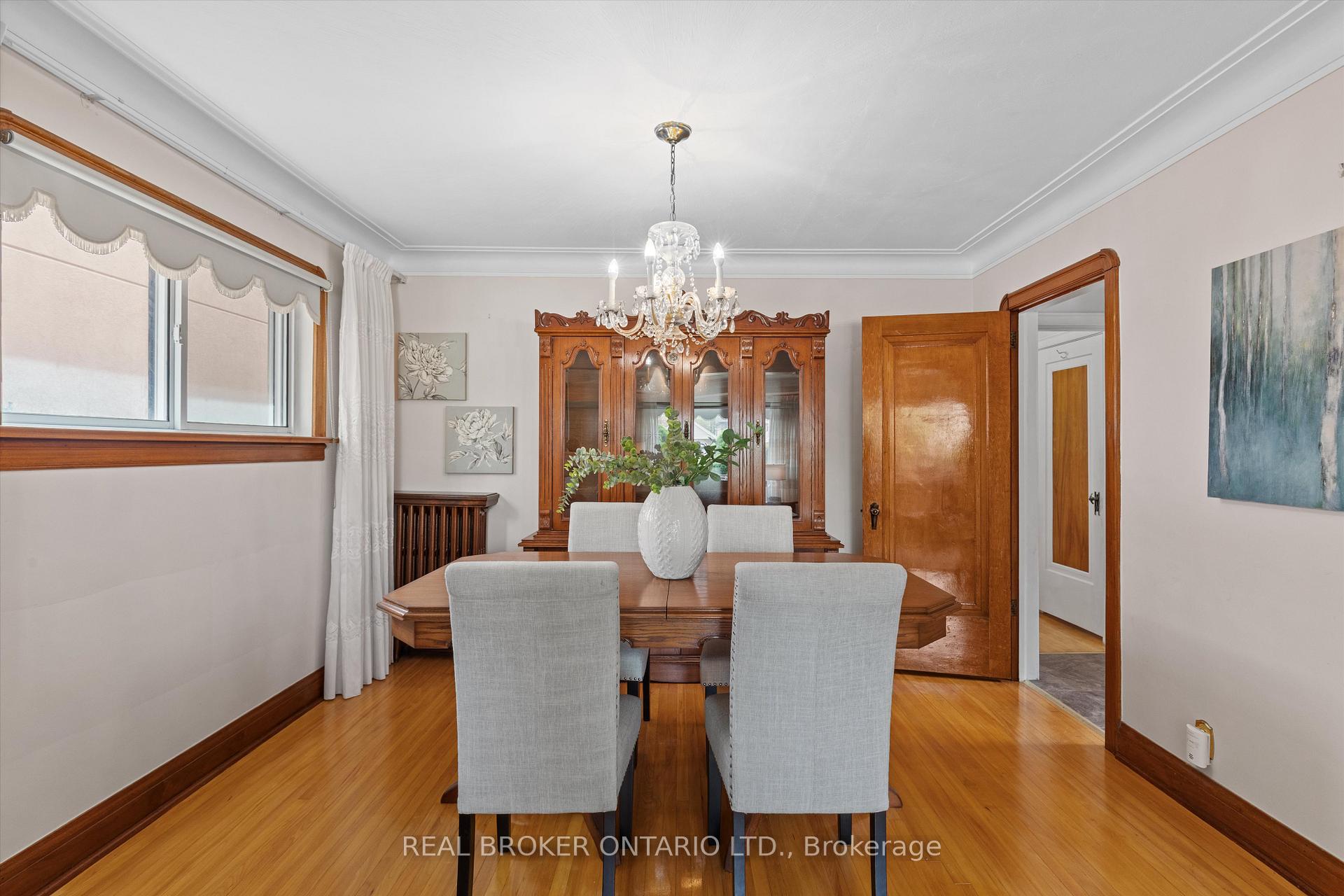 Photo 9 of 882 Coxwell Avenue, Toronto, Danforth Village-East York — HOMEH