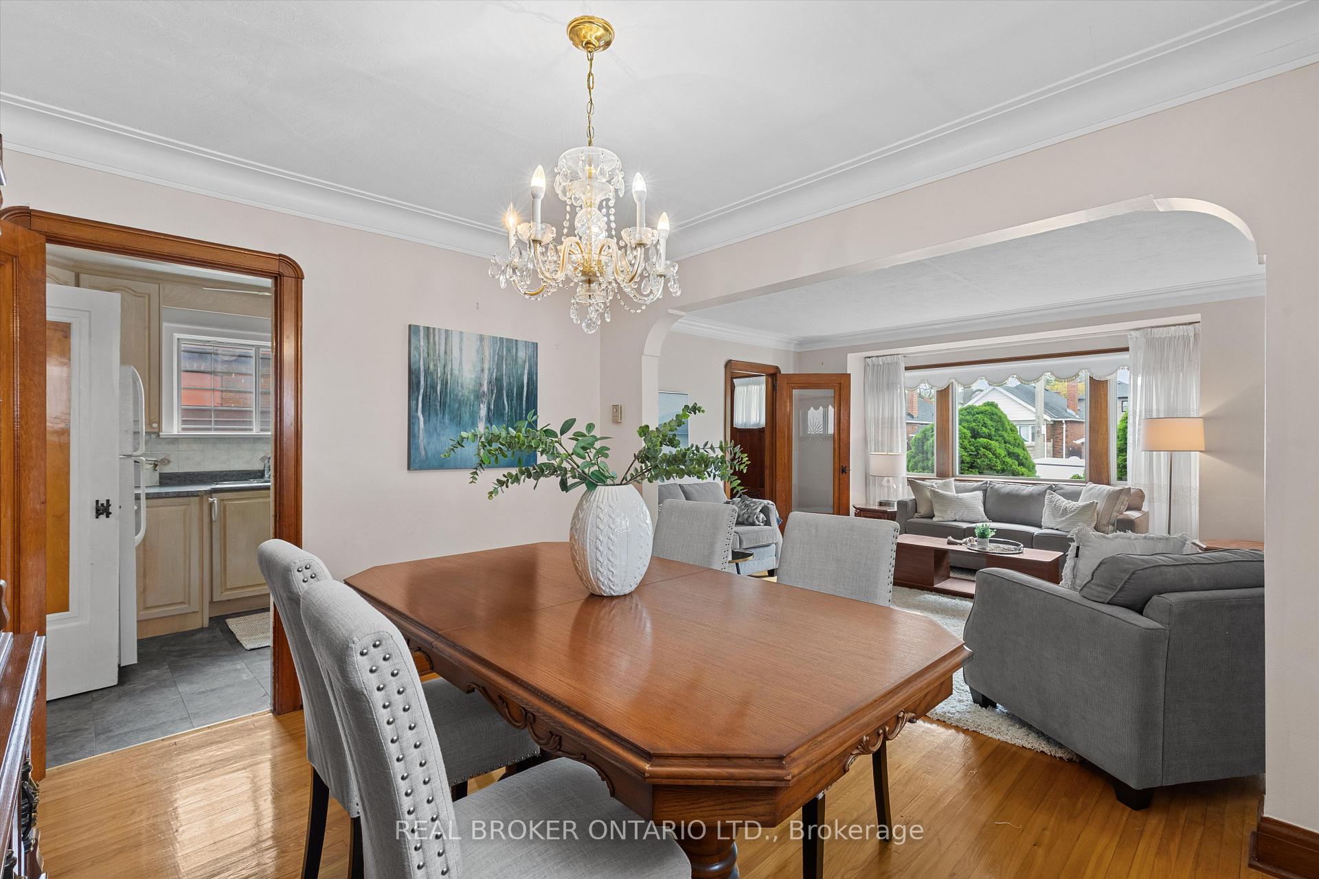Photo 18 of 882 Coxwell Avenue, Toronto, Danforth Village-East York — HOMEH