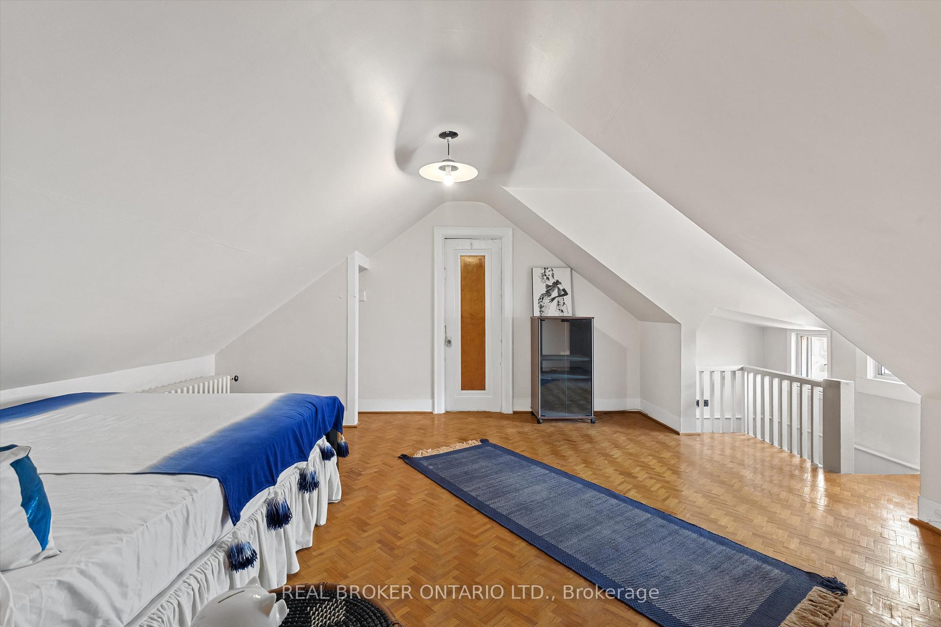 Photo 22 of 882 Coxwell Avenue, Toronto, Danforth Village-East York — HOMEH