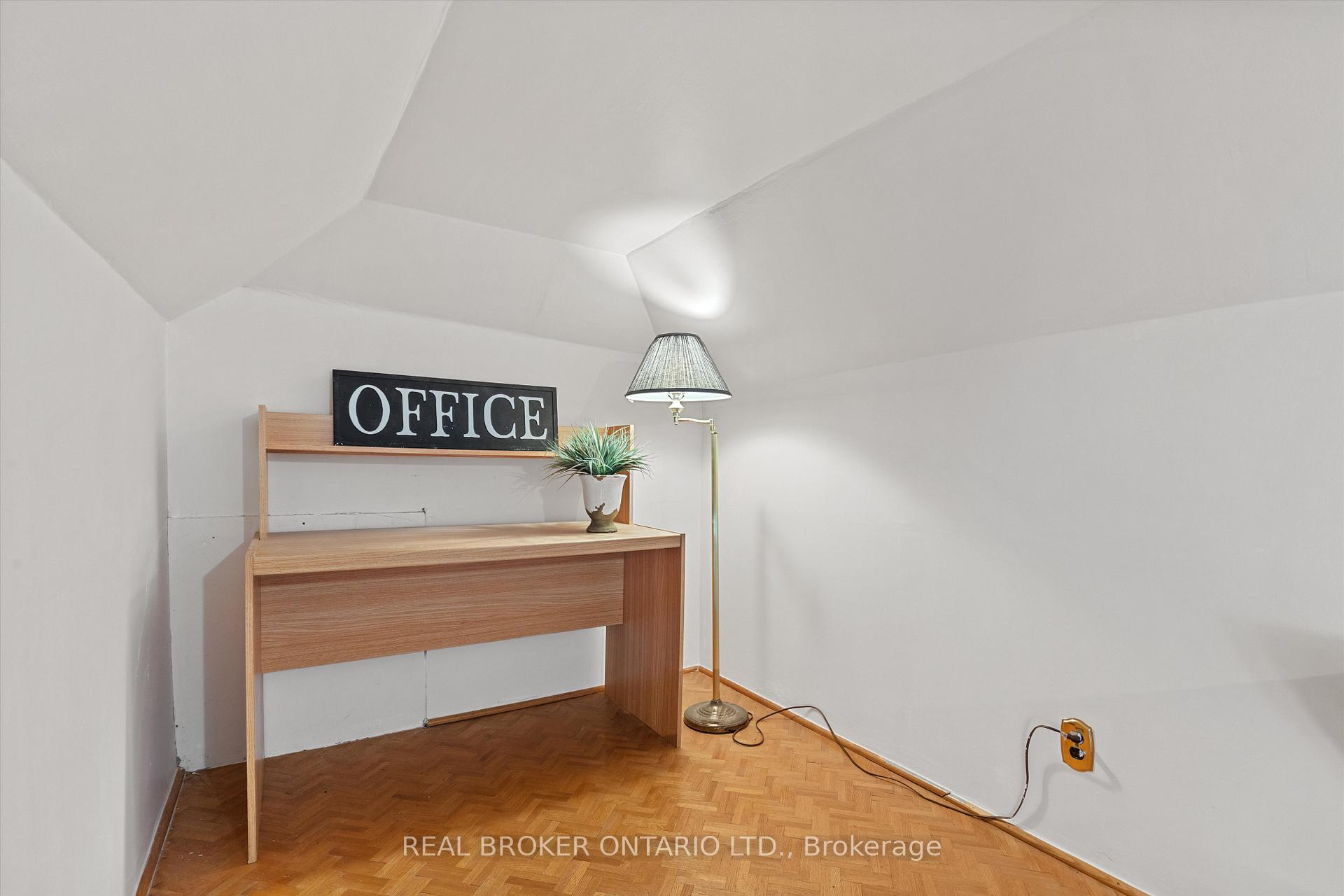 Photo 26 of 882 Coxwell Avenue, Toronto, Danforth Village-East York — HOMEH