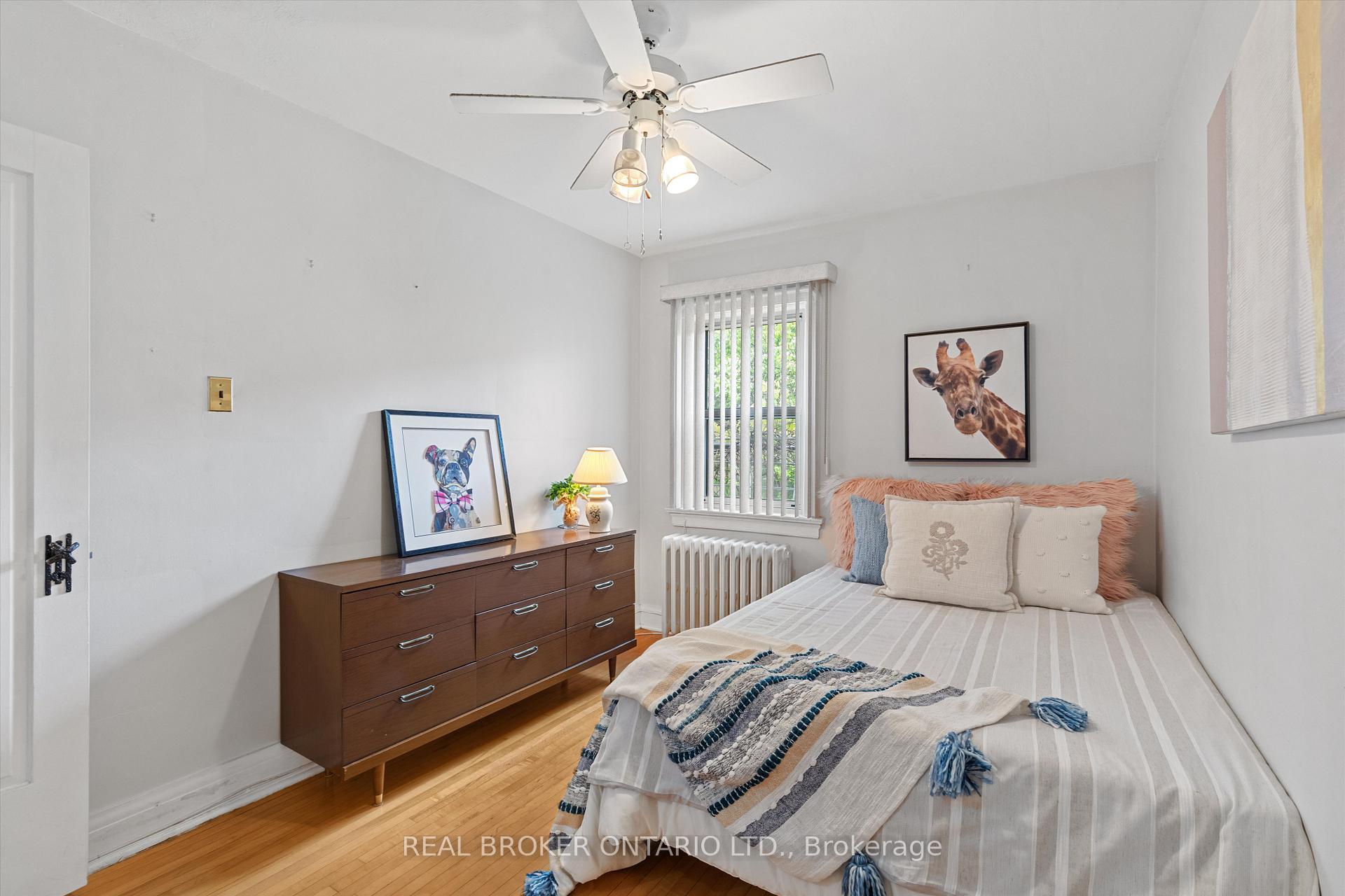 Photo 25 of 882 Coxwell Avenue, Toronto, Danforth Village-East York — HOMEH